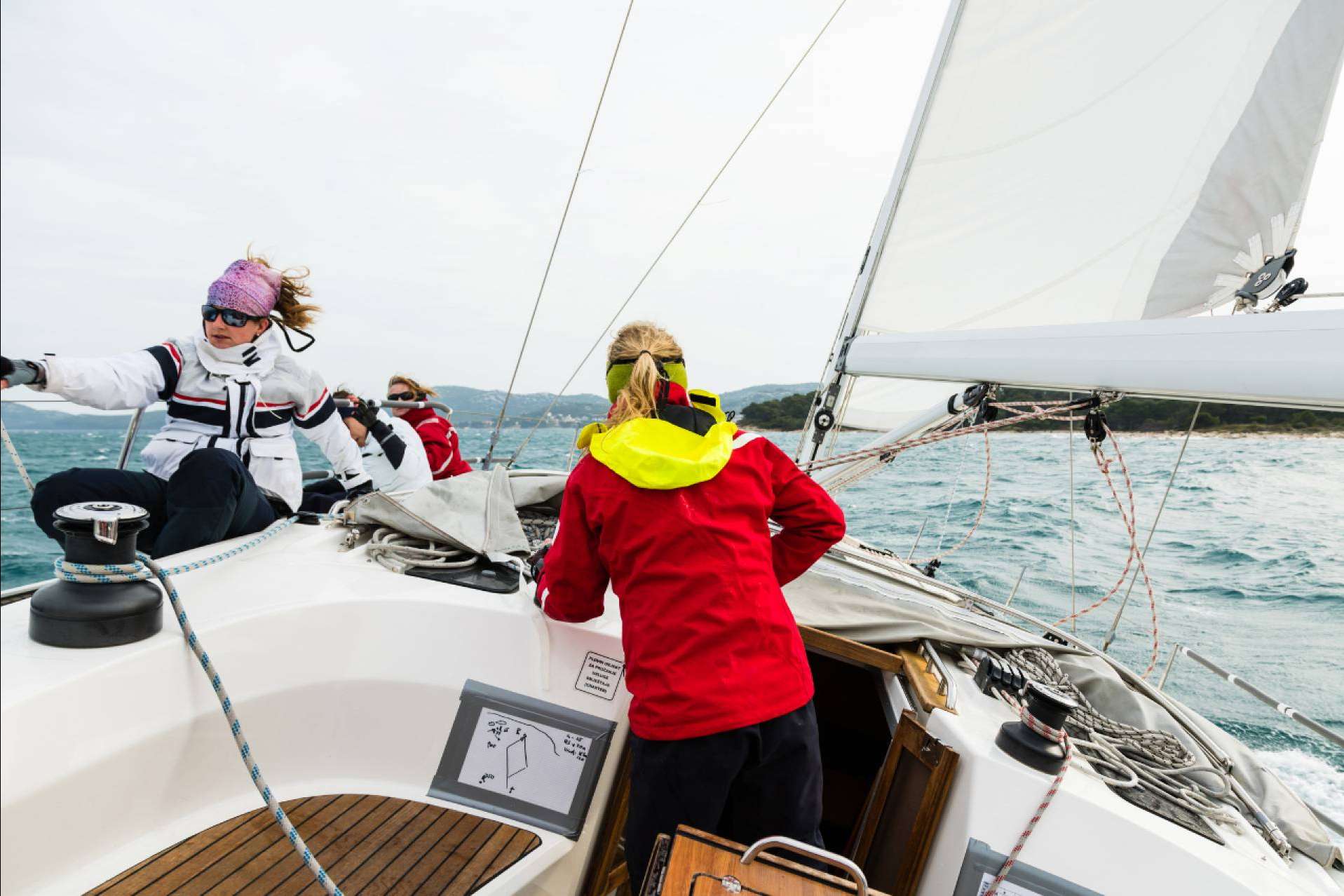 Espai Nautic y sus servicios de alquiler de barcos de alto nivel
