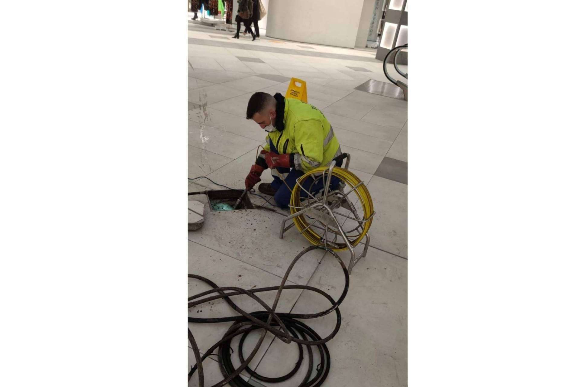 Desatoro tubería, inspección de saneamiento o rehabilitación sin obras, entre los servicios de Rey Tuberías