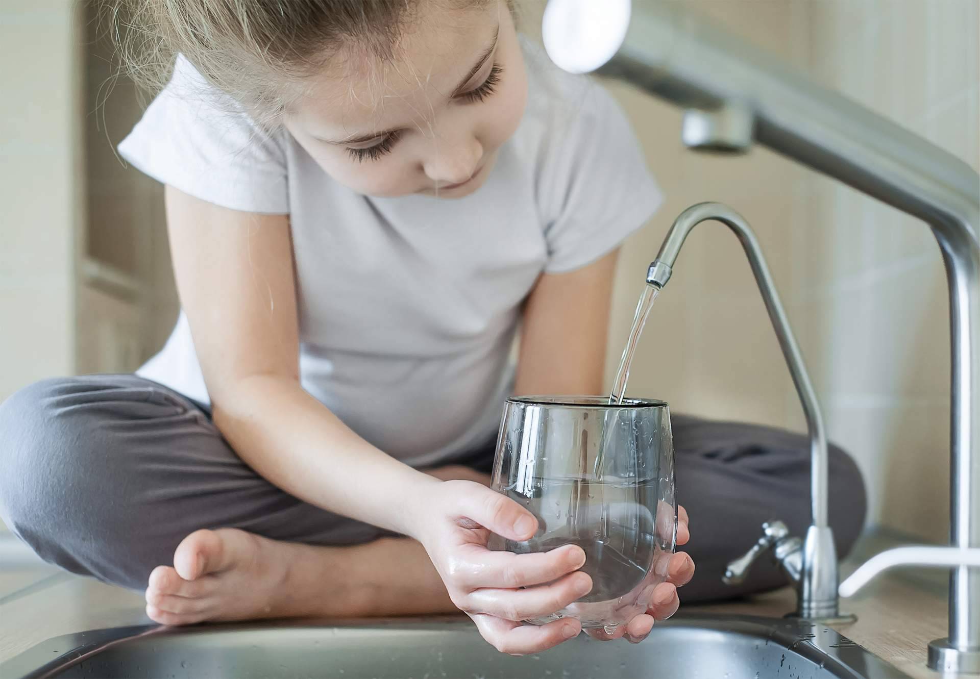 Atrium Salud presenta el agua osmotizada y los beneficios de beber agua de calidad