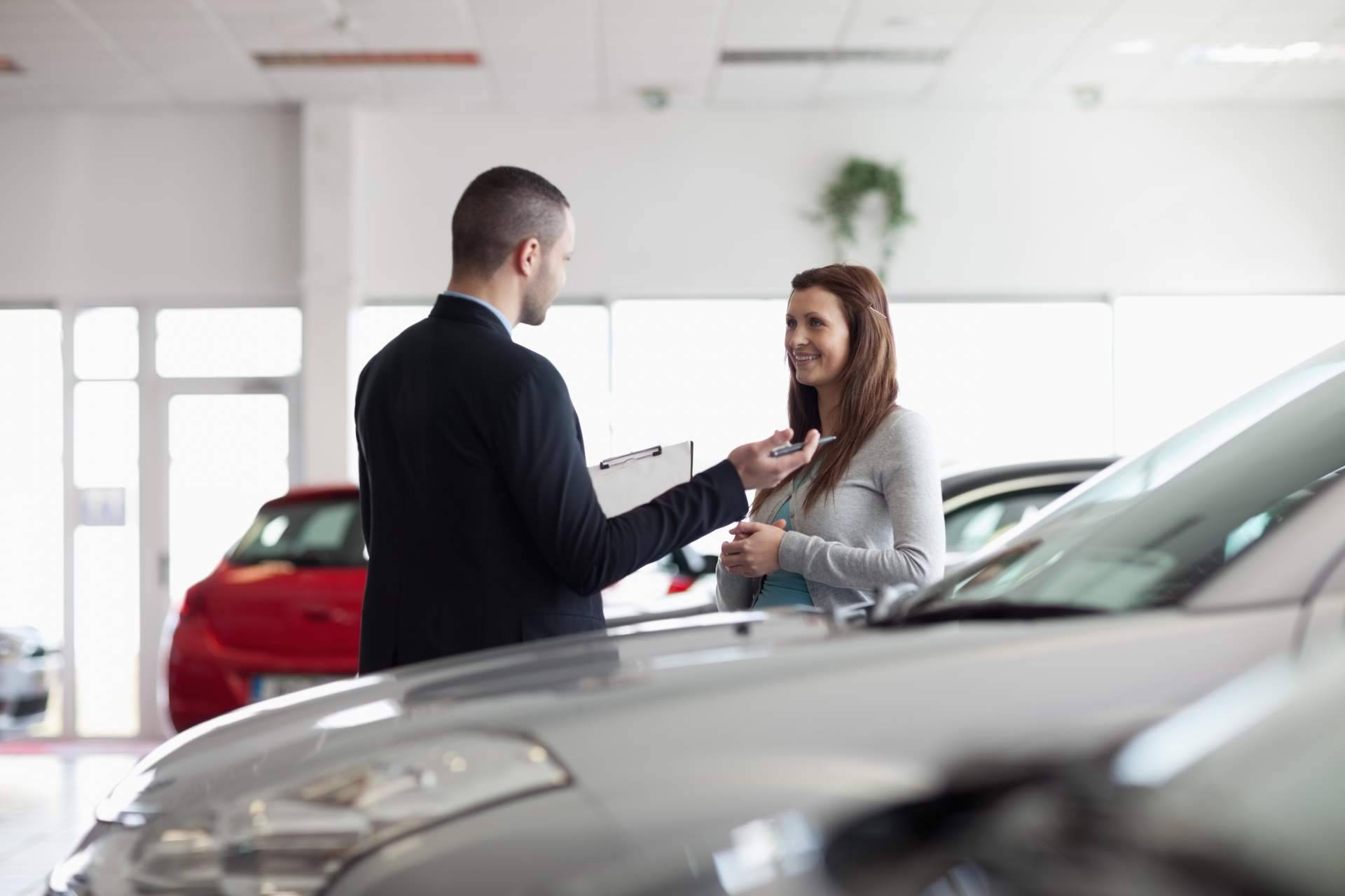 El renting como solución a la crisis componentes vivida en el sector automovilístico, por TodoRenting.es