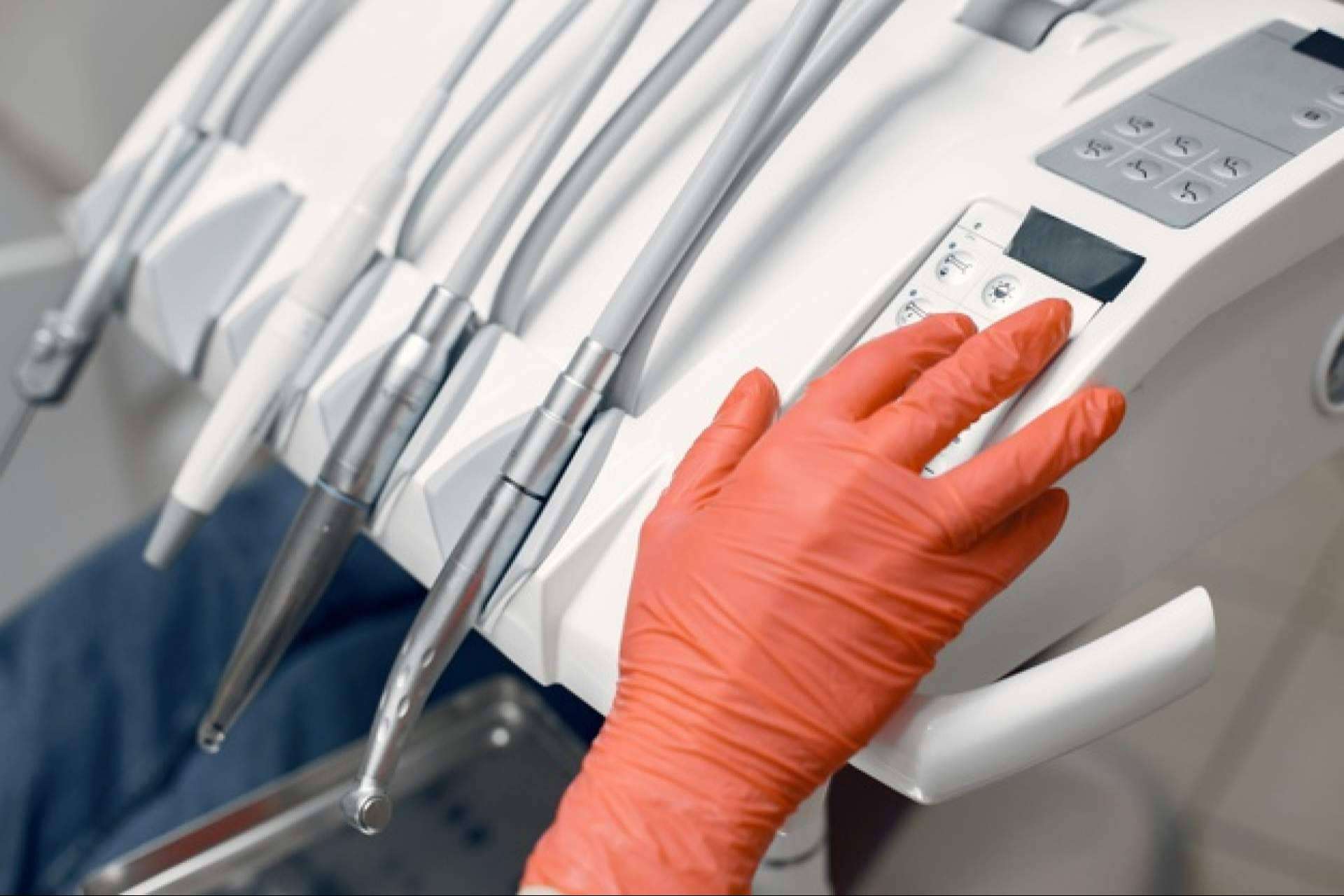 Reparación de los instrumentos de clínica y laboratorio para ahorrar costes, de la mano de Precisión Médica Dental