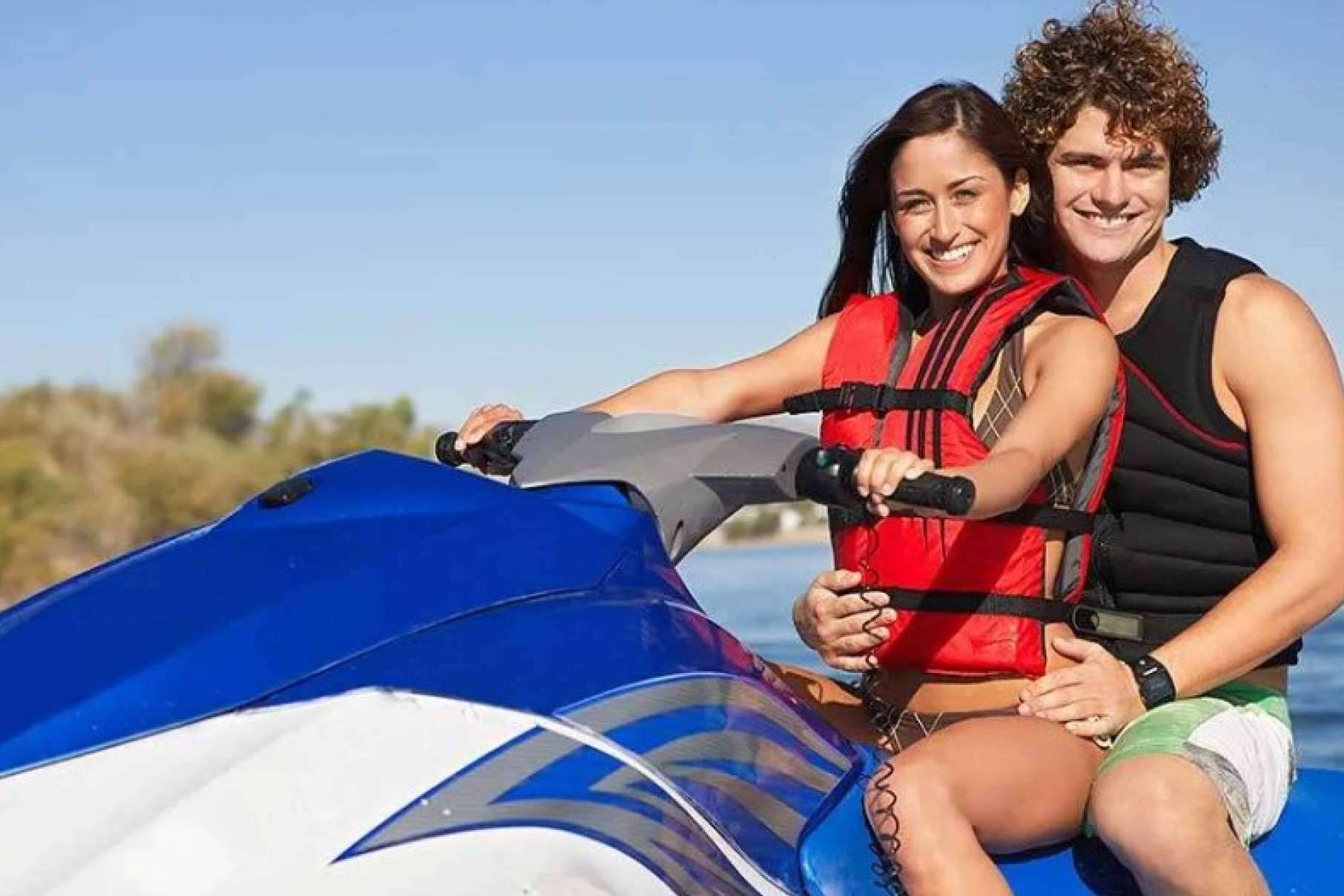 Contratar un seguro de barco o moto acuática a terceros al momento para empezar a navegar