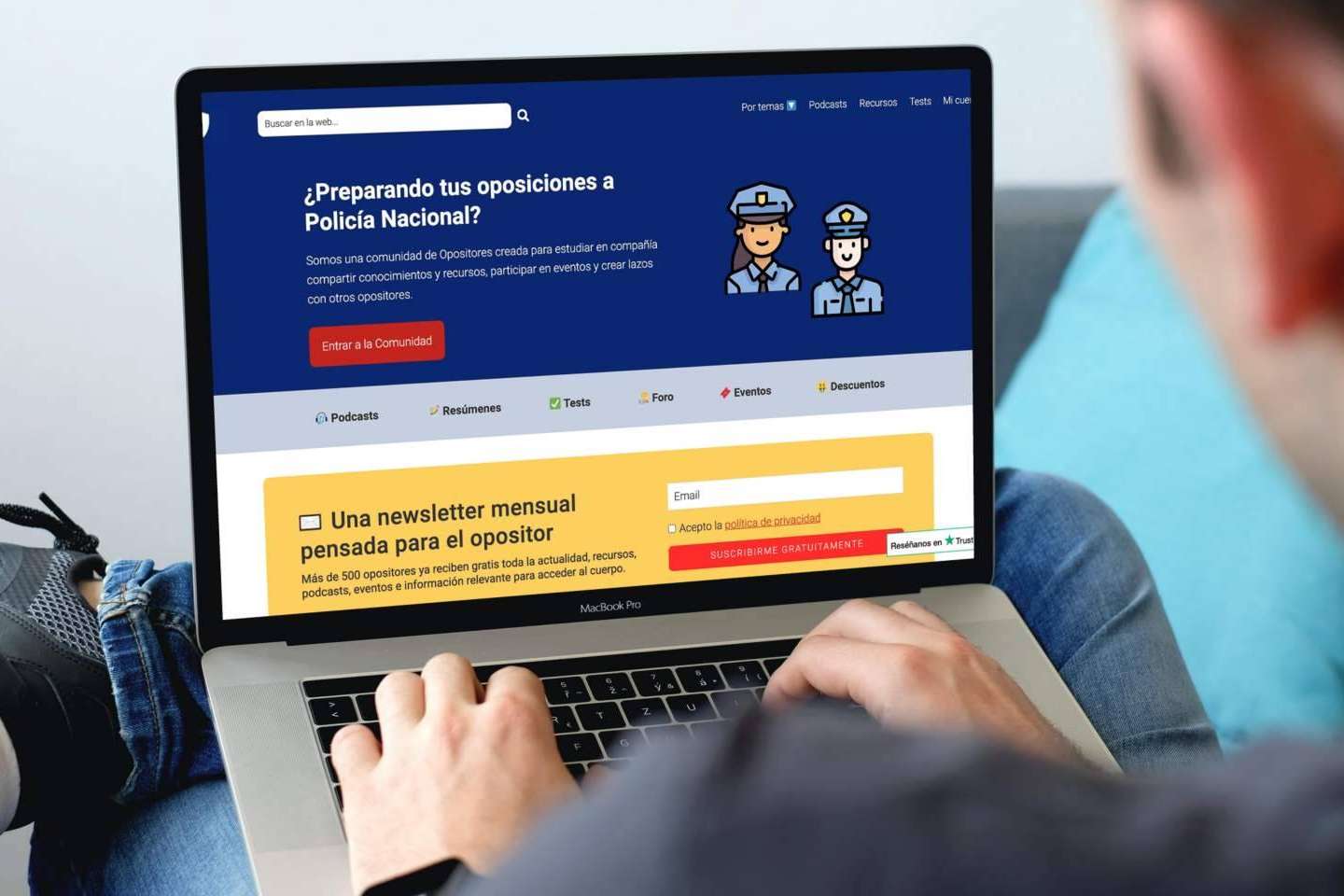 La Comunidad de Opositores a Policía Nacional proporciona diferentes herramientas para ayudar a los candidatos con el proceso