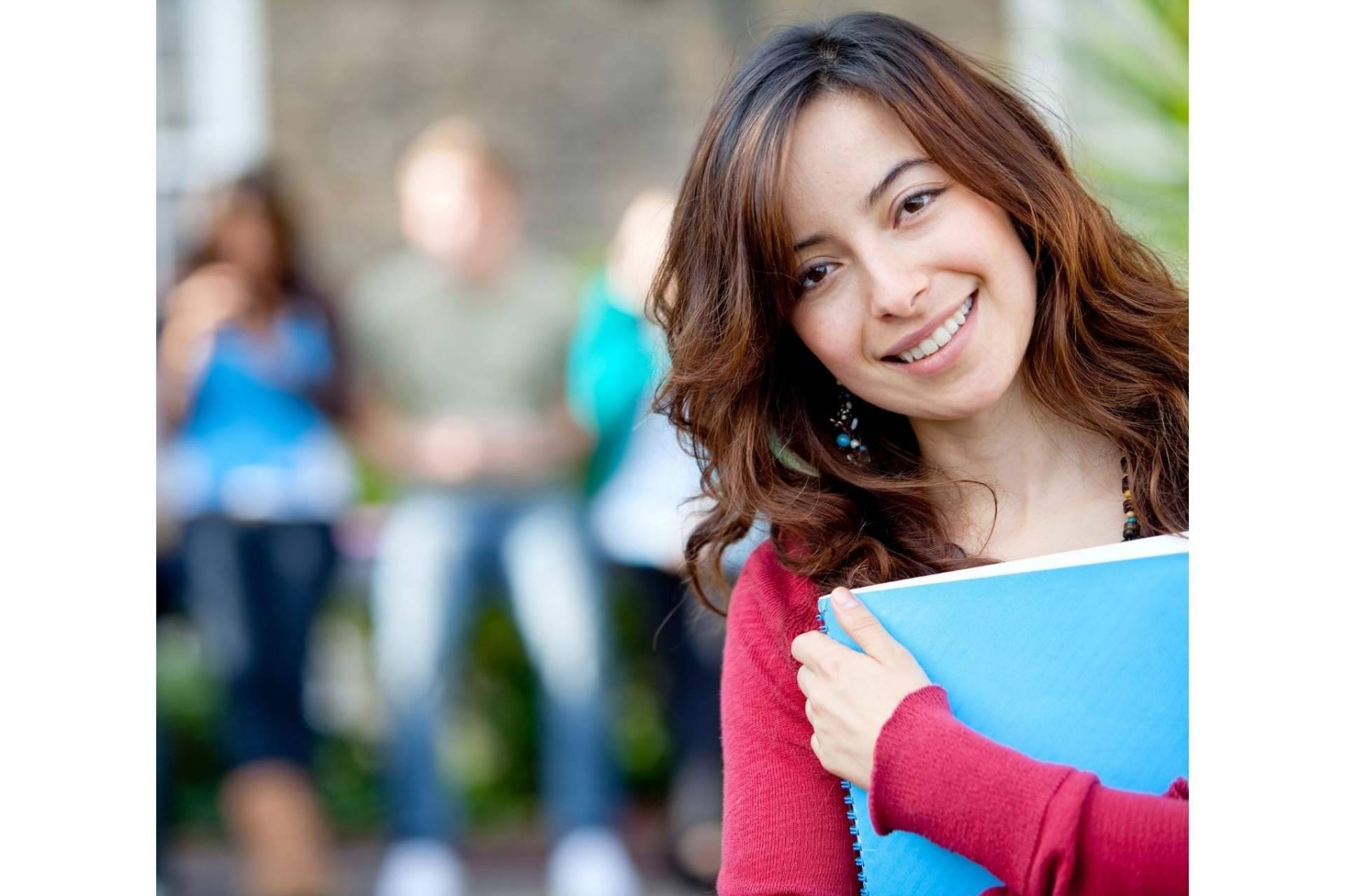 Global Estudiante expone las ventajas de abrir una cuenta bancaria para estudiantes extranjeros en España