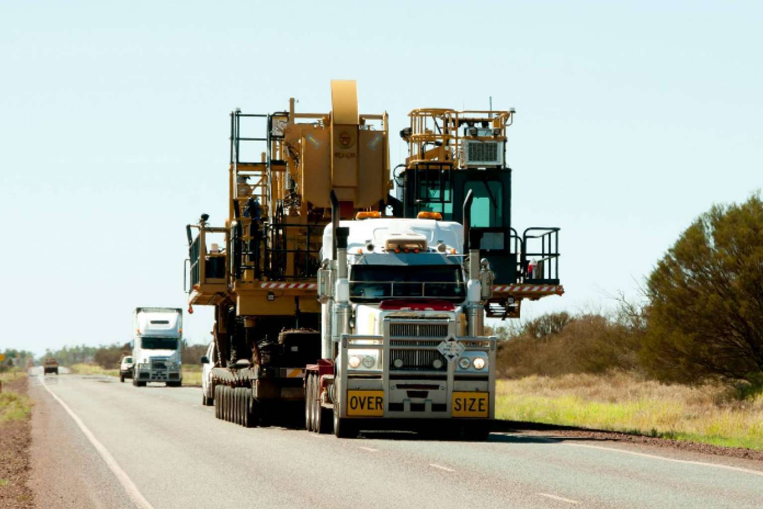 Los servicios de Transportamos Tu Coche, la empresa especialista en transporte de maquinaria pesada profesional con más de 30 años de experiencia