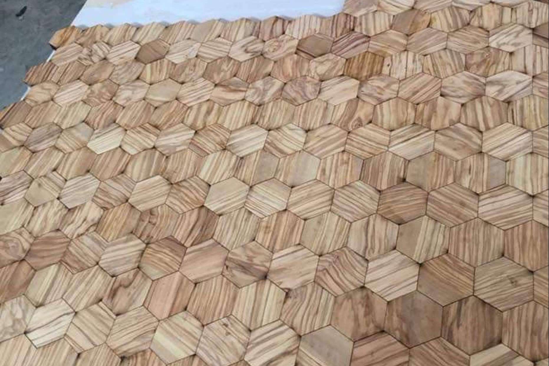 Encimeras de Olivo dispone de parqué macizo de madera de olivo