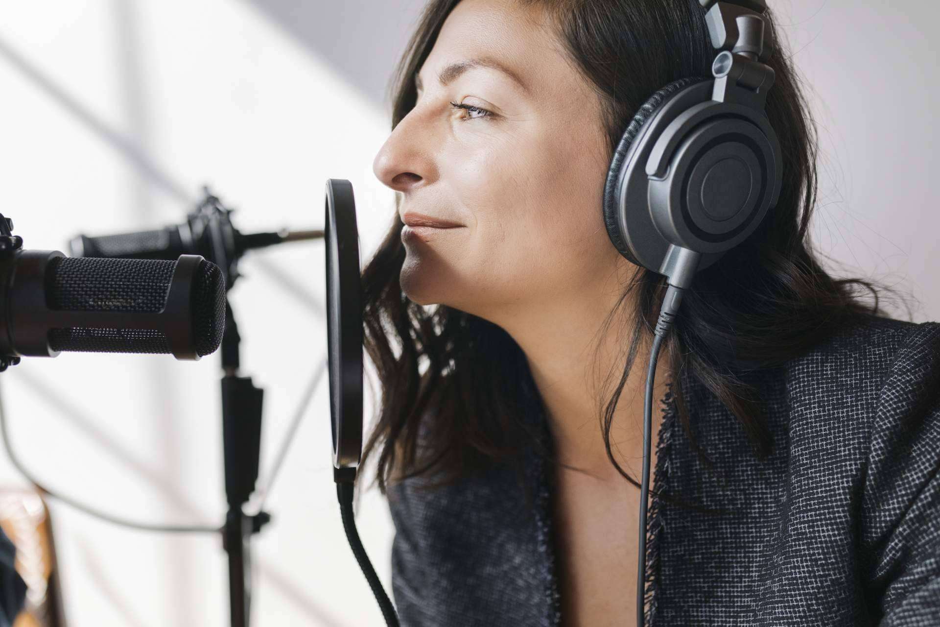 Podcasts corporativos, la nueva tendencia de marketing entre las marcas y empresas