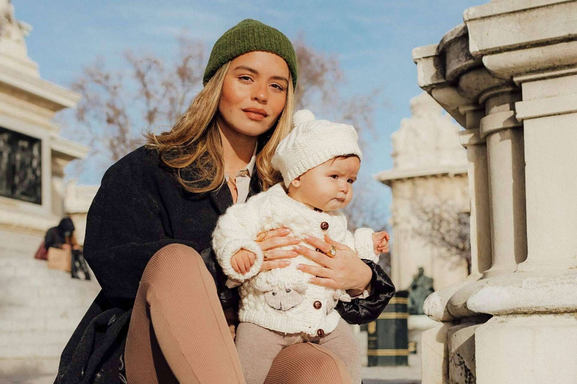 Jes Albarrán, madre e influencer, ofrece contenido a sus miles de seguidoras desde su propia experiencia