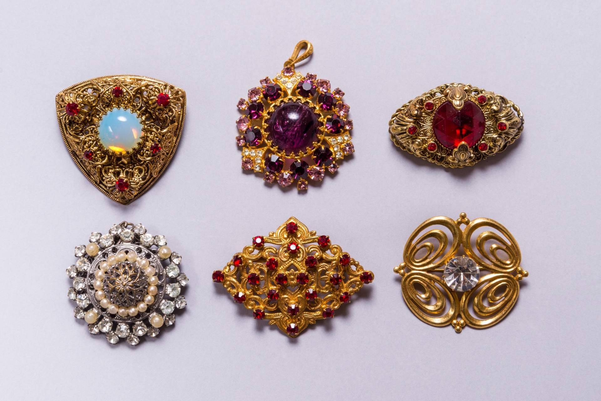 Broche de lujo que se convierte en una auténtica joya, por Aldabón Luxury