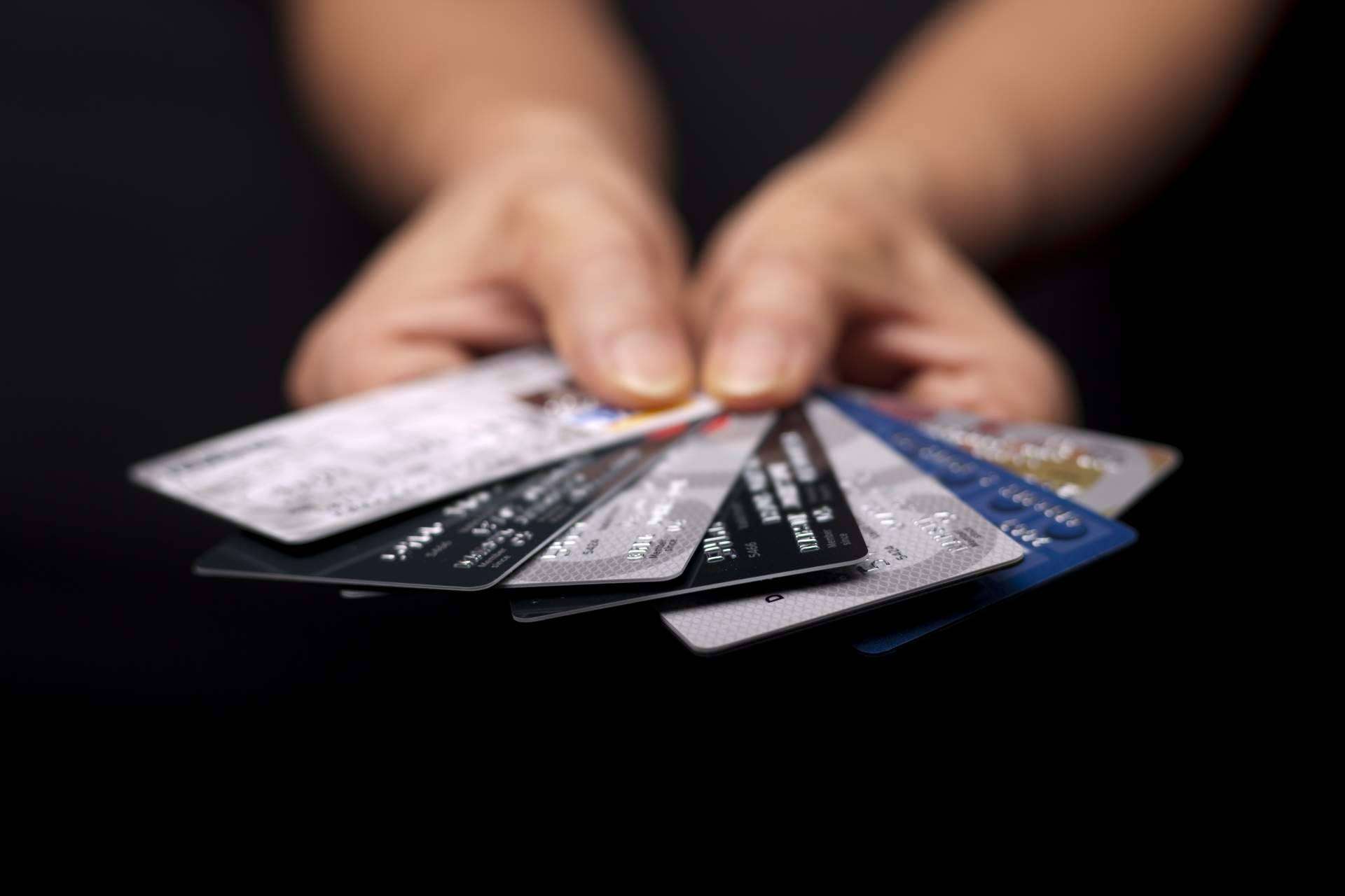 El aliado perfecto para salir de las deudas causadas por las tarjetas de crédito es Reclama Revolving