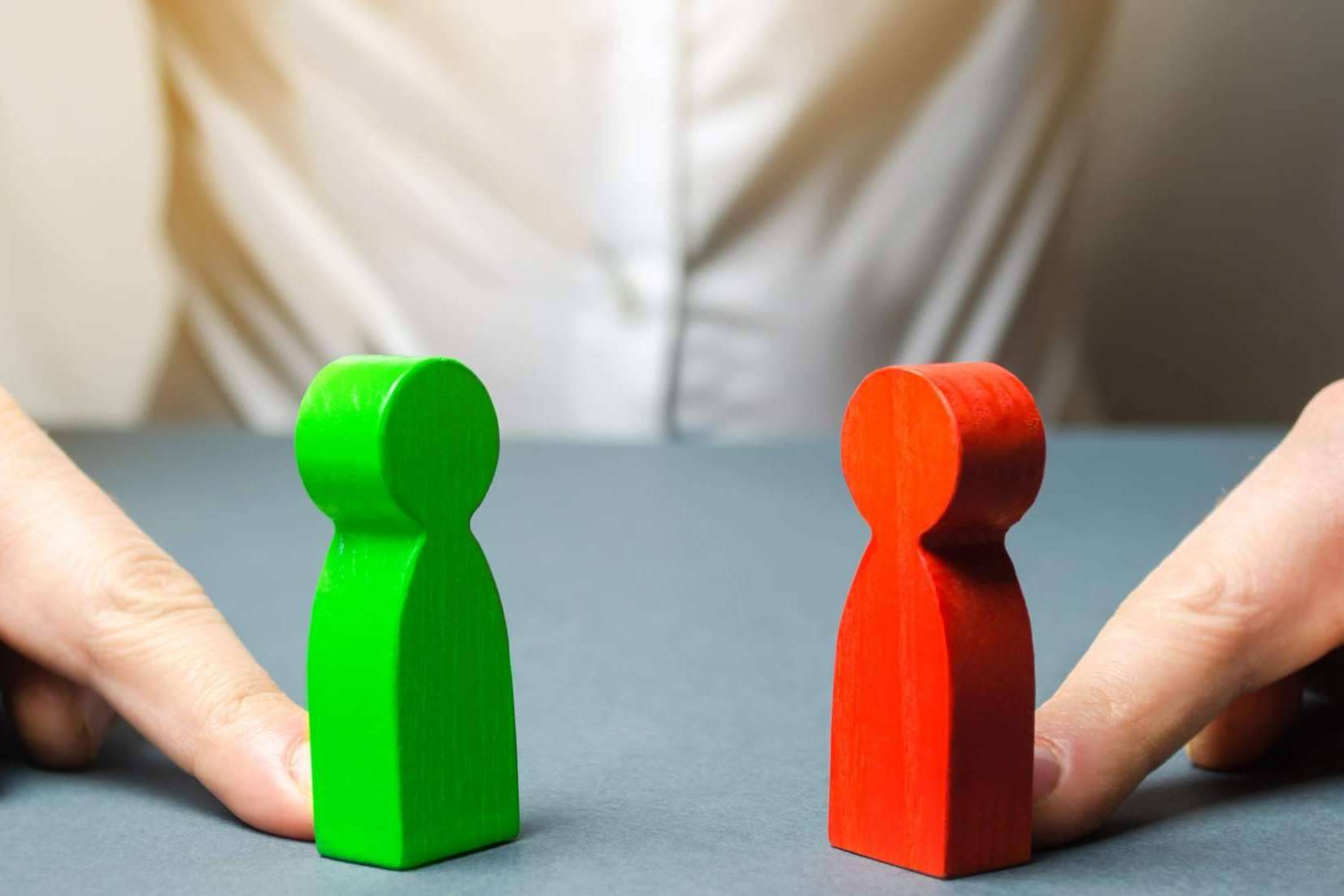 Una pieza clave en la comunicación entre dos partes, según la Asociación Madrileña de Mediación, es el mediador