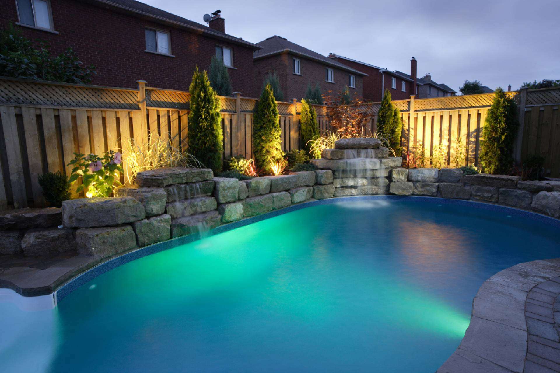 Iluminación domótica para piscina de la mano de la empresa Warmpool