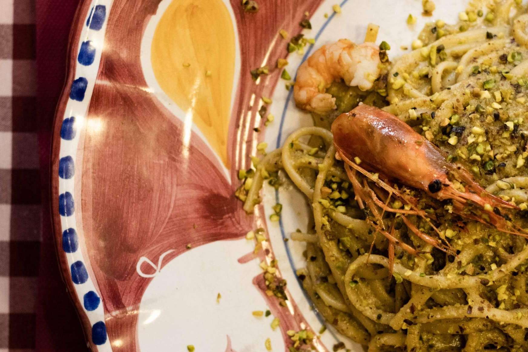 Platos para todos los gustos en el restaurante italiano Spaccanapoli Barcelona, ubicado en el barrio Ciutat Vella