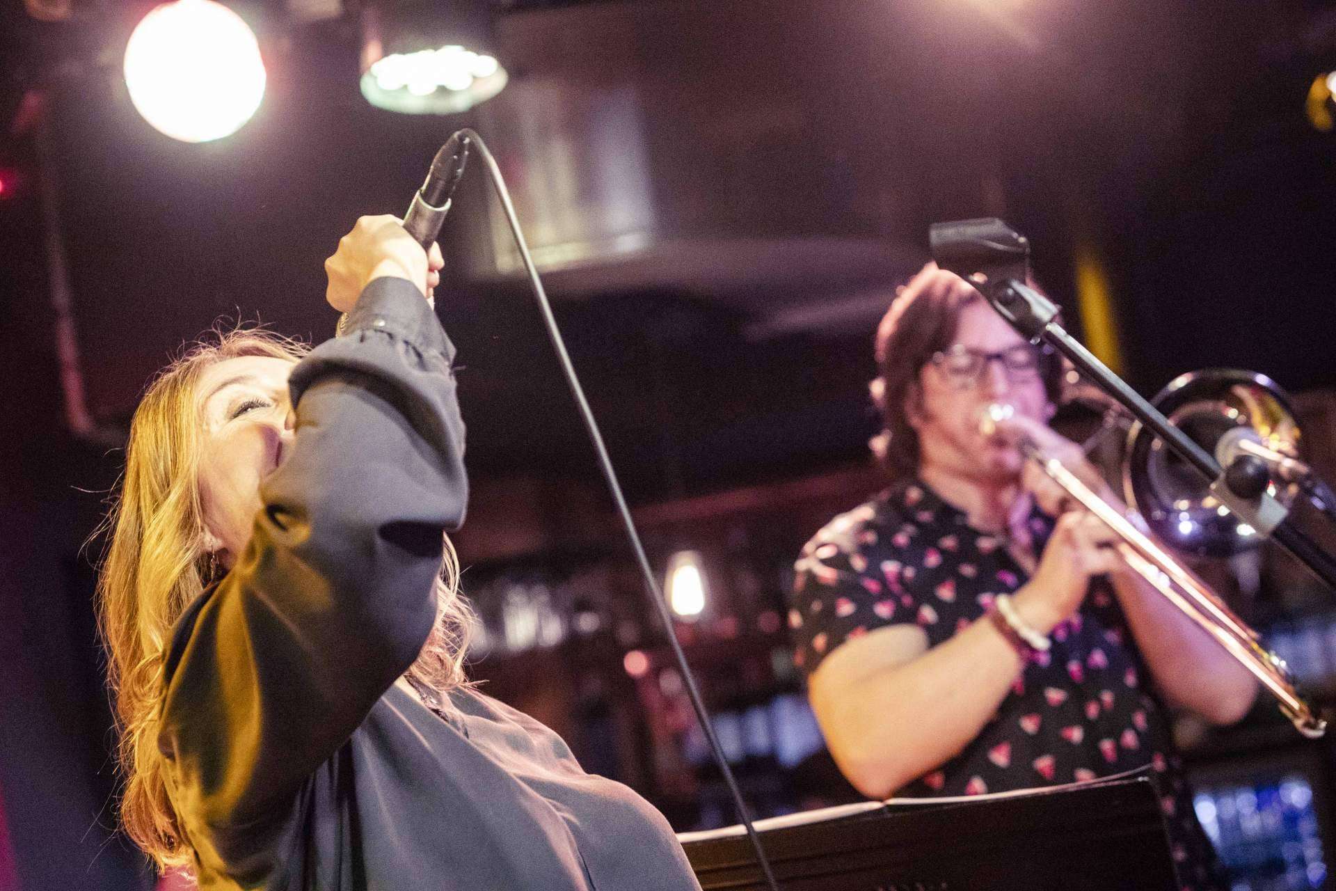 Aprender a cantar con el Método Celia Vergara, cantante y logopeda