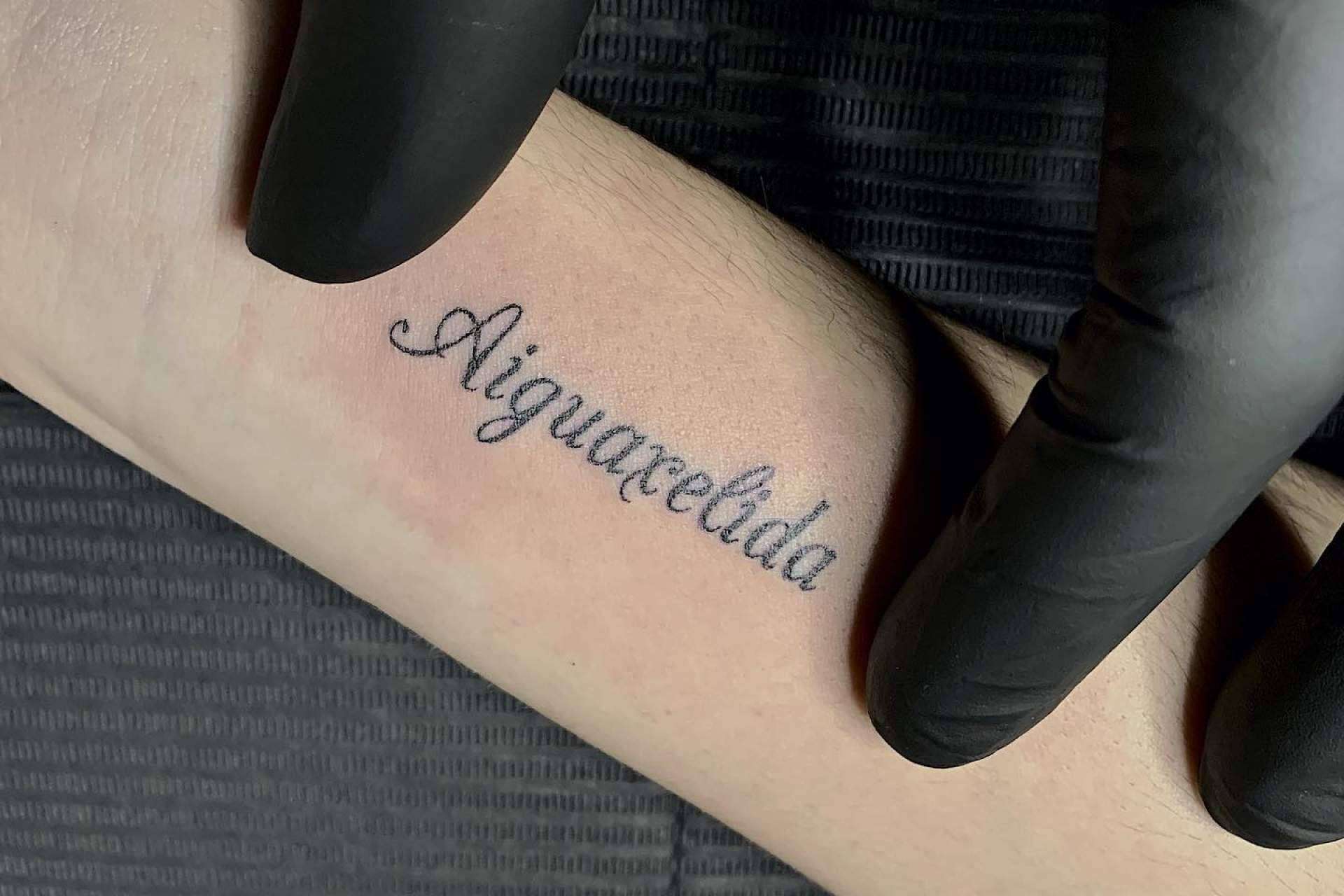 La tendencia de los mini tattoos, de la mano de Steel of Doom