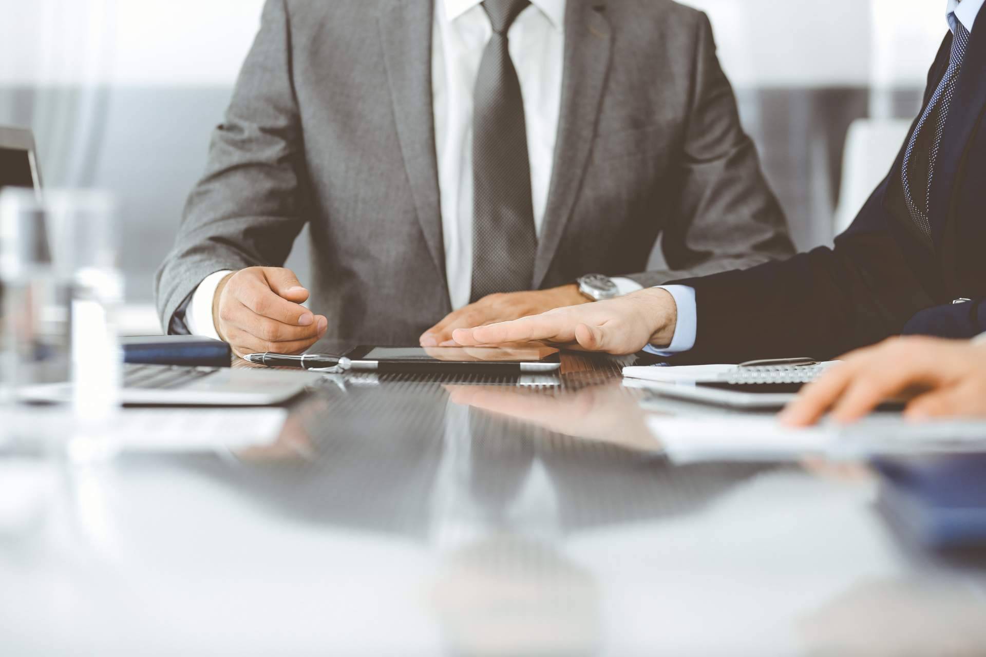 Igualada Belchí Abogados explica la importancia de contar con un buen abogado en una fusión o adquisición empresarial