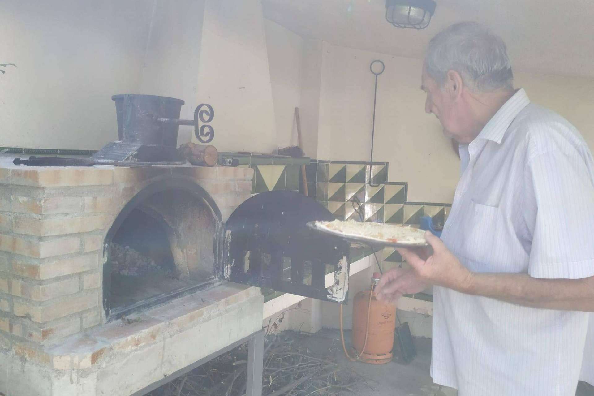 ¿Cuáles son los beneficios de cocinar en hornos de leña? Con Gaudir amb Foc