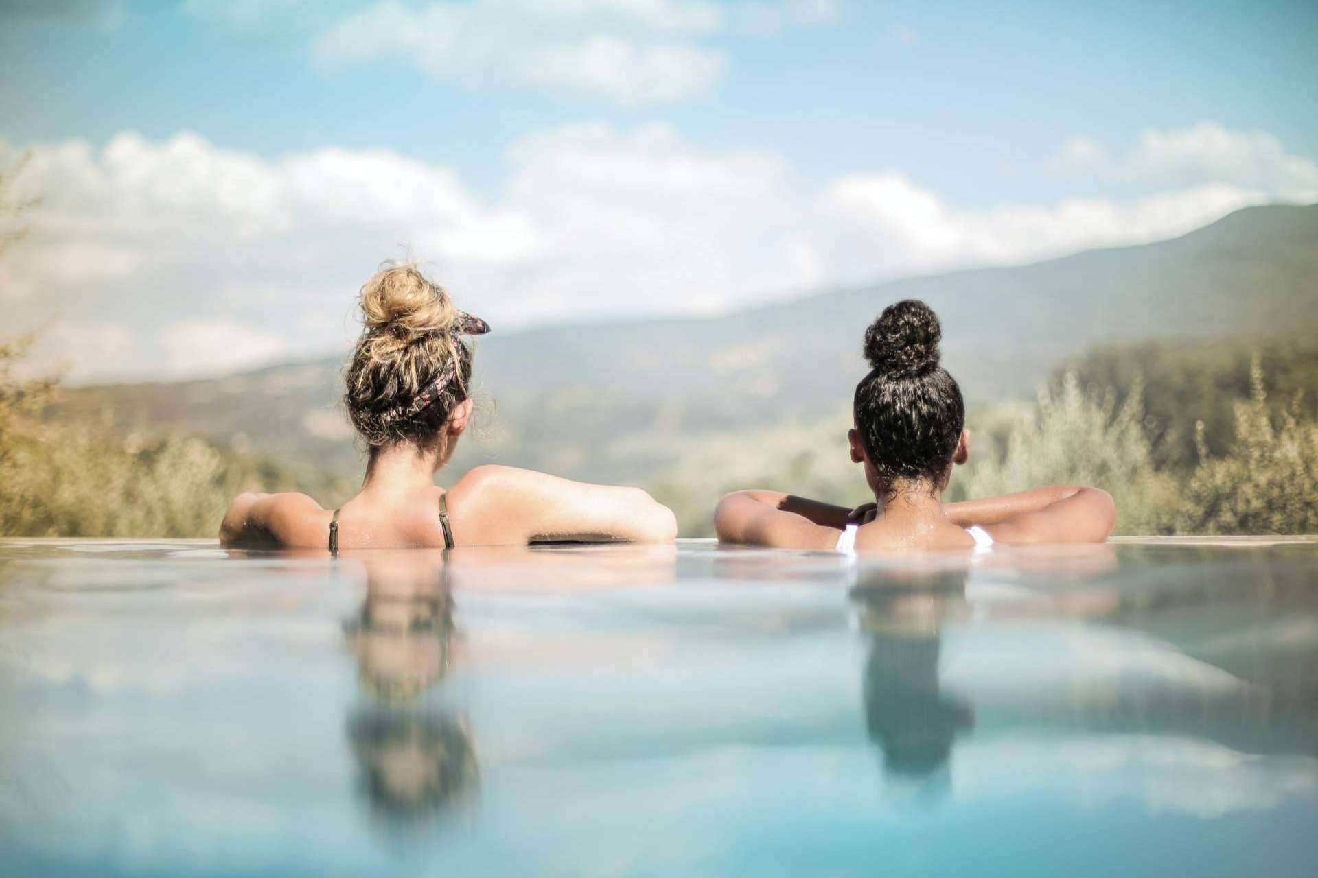 La nueva bomba de calor Silenp Full Inverter elegante y silenciosa para piscina de Warmpool