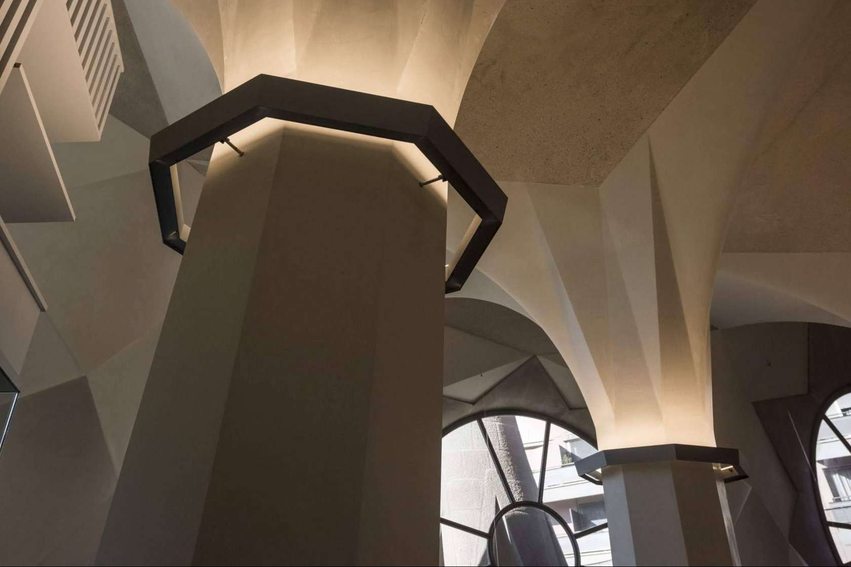 Las lámparas fabricadas a medida para grandes proyectos como la Sagrada Familia, por Insolit