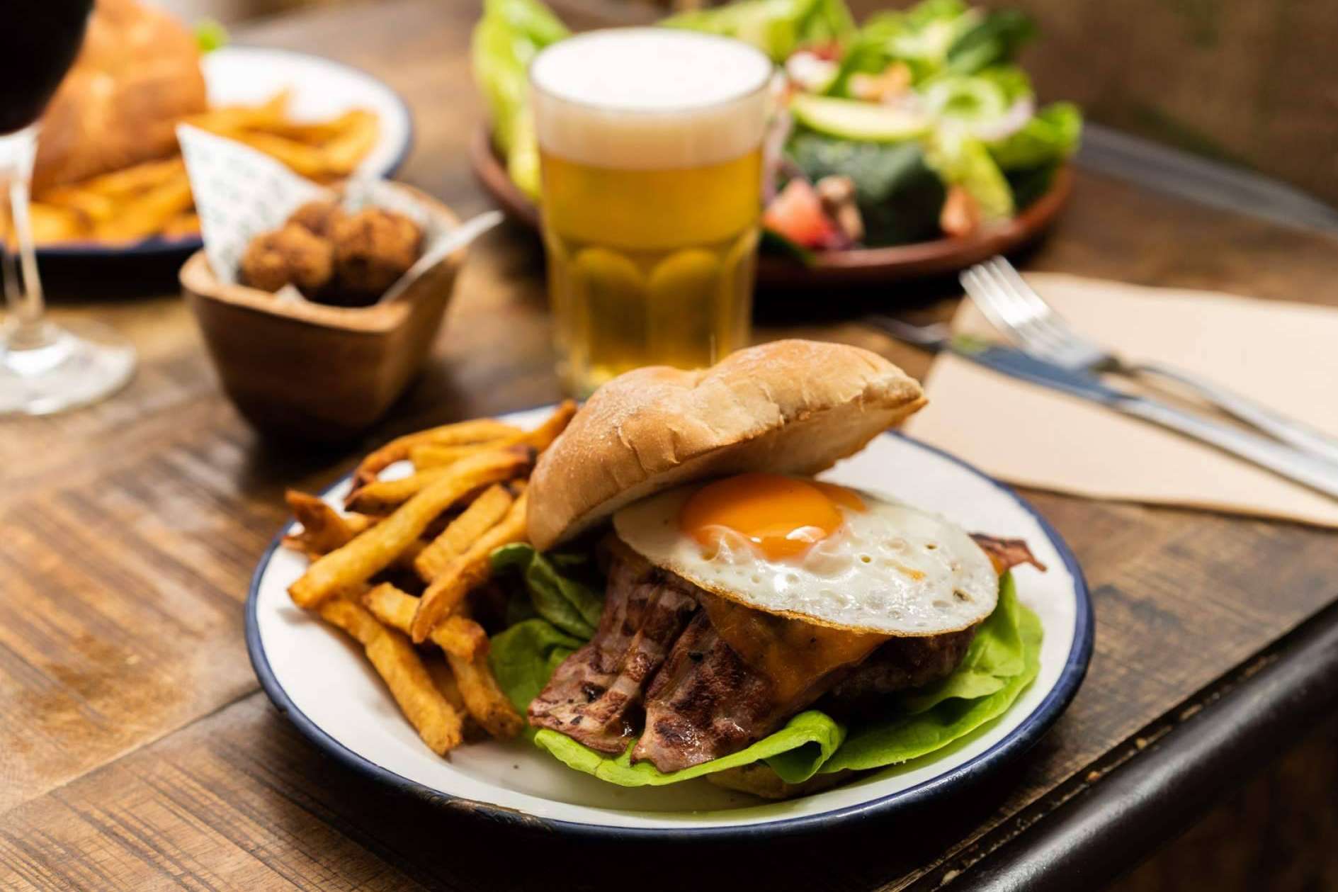 Disfrutar de productos de primera calidad en casa con la hamburguesería en Barcelona Tio Joe