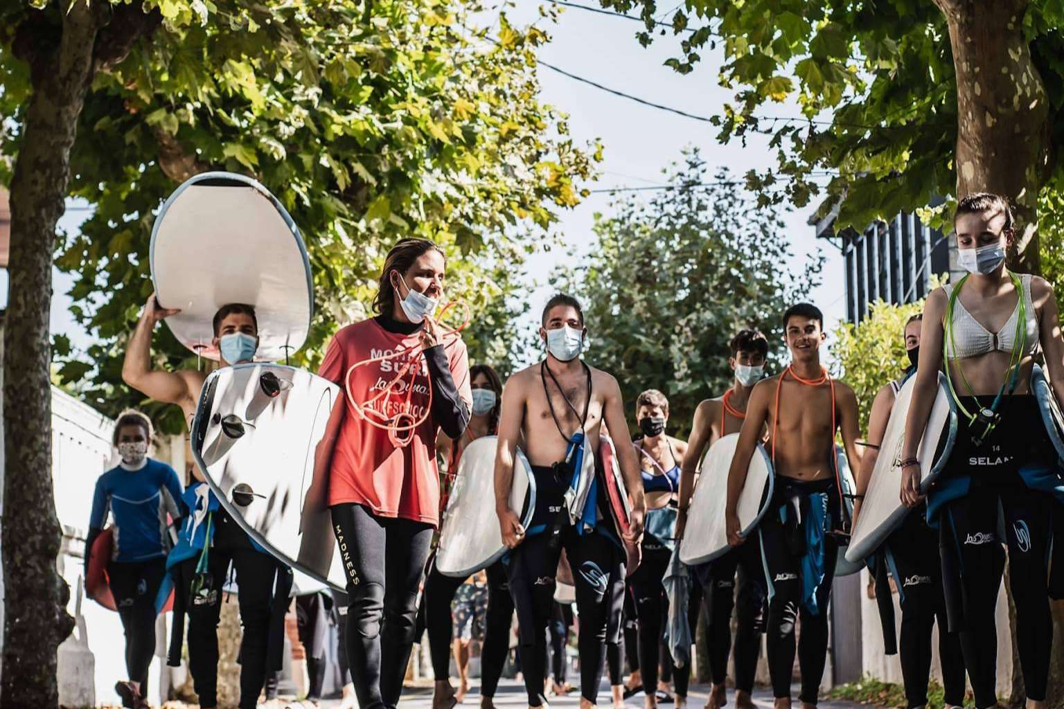 Las actividades que ofrece Family Surfers - Las Dunas, el surfcamp ubicado en Salinas