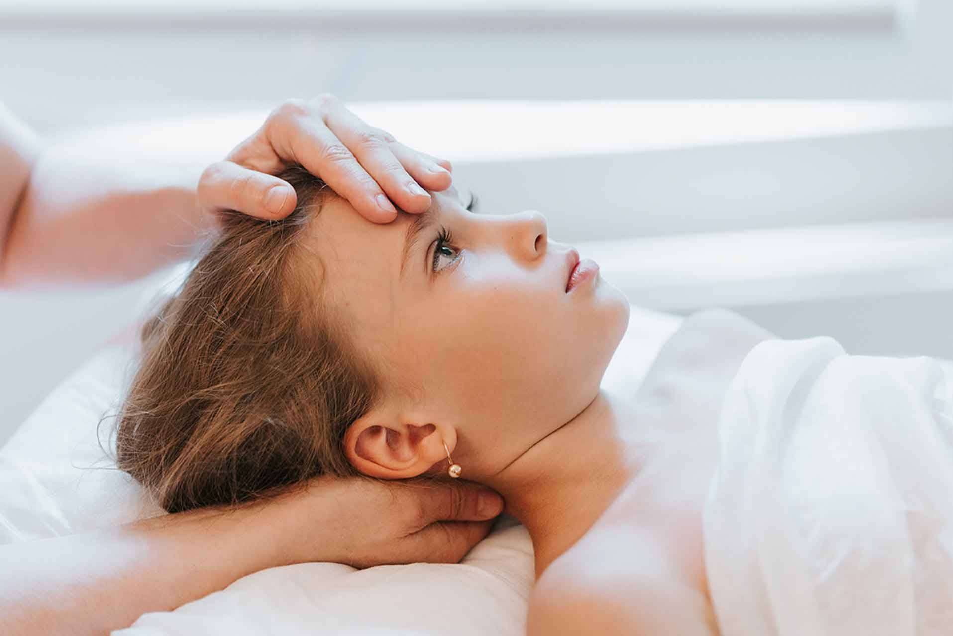 ¿En qué consiste la terapia craneosacral?