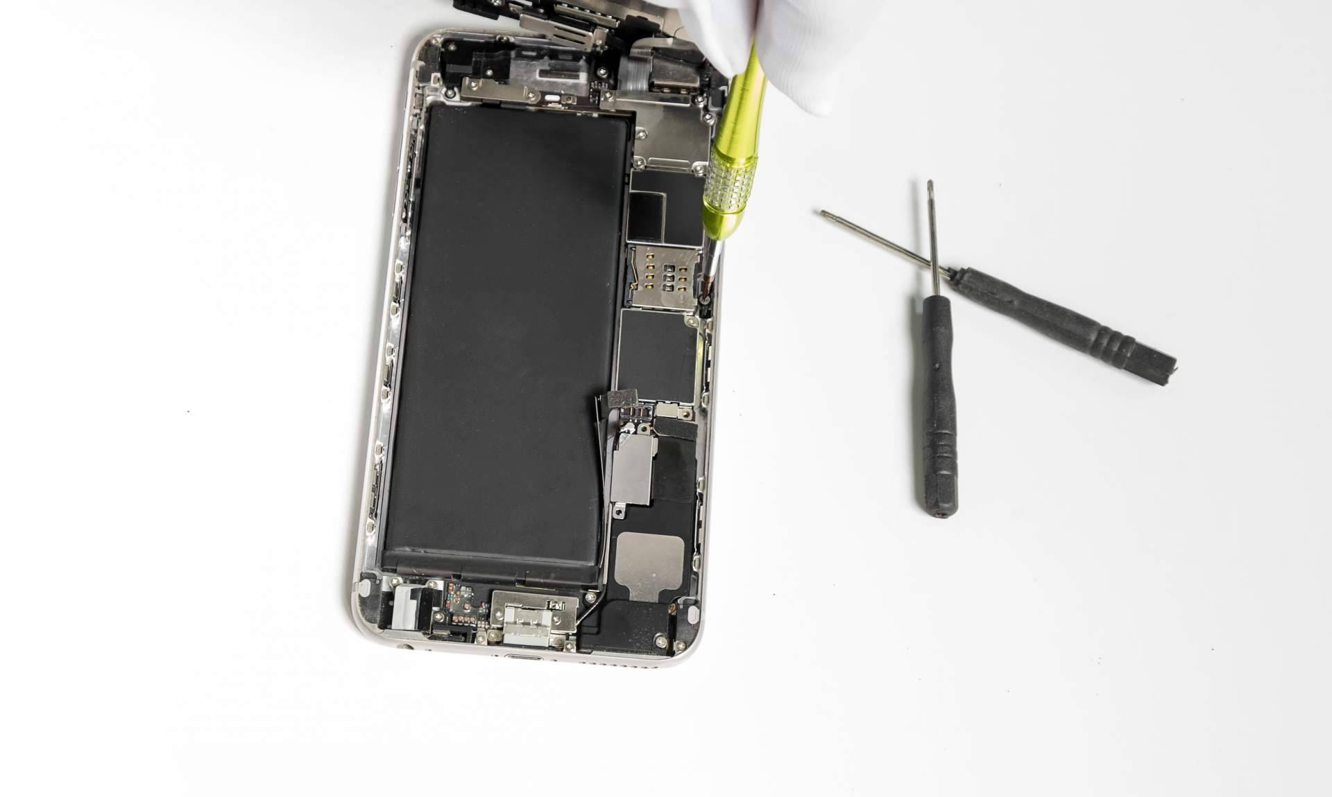 ¿Por qué reparar iPhones es barato?, por InforMovil 2.0