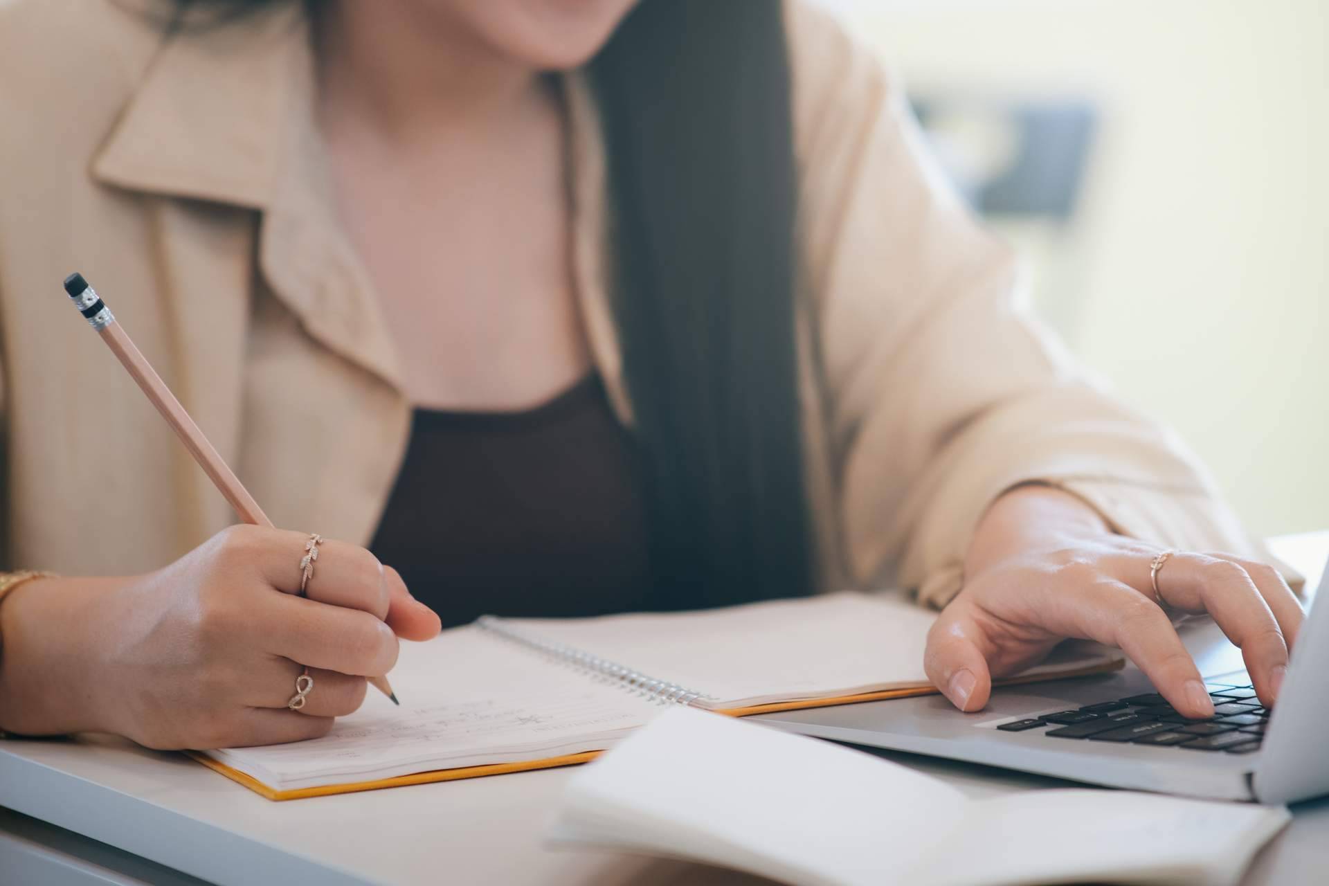 Grado y Máster imparte clases particulares para estudiantes de grado y máster universitario