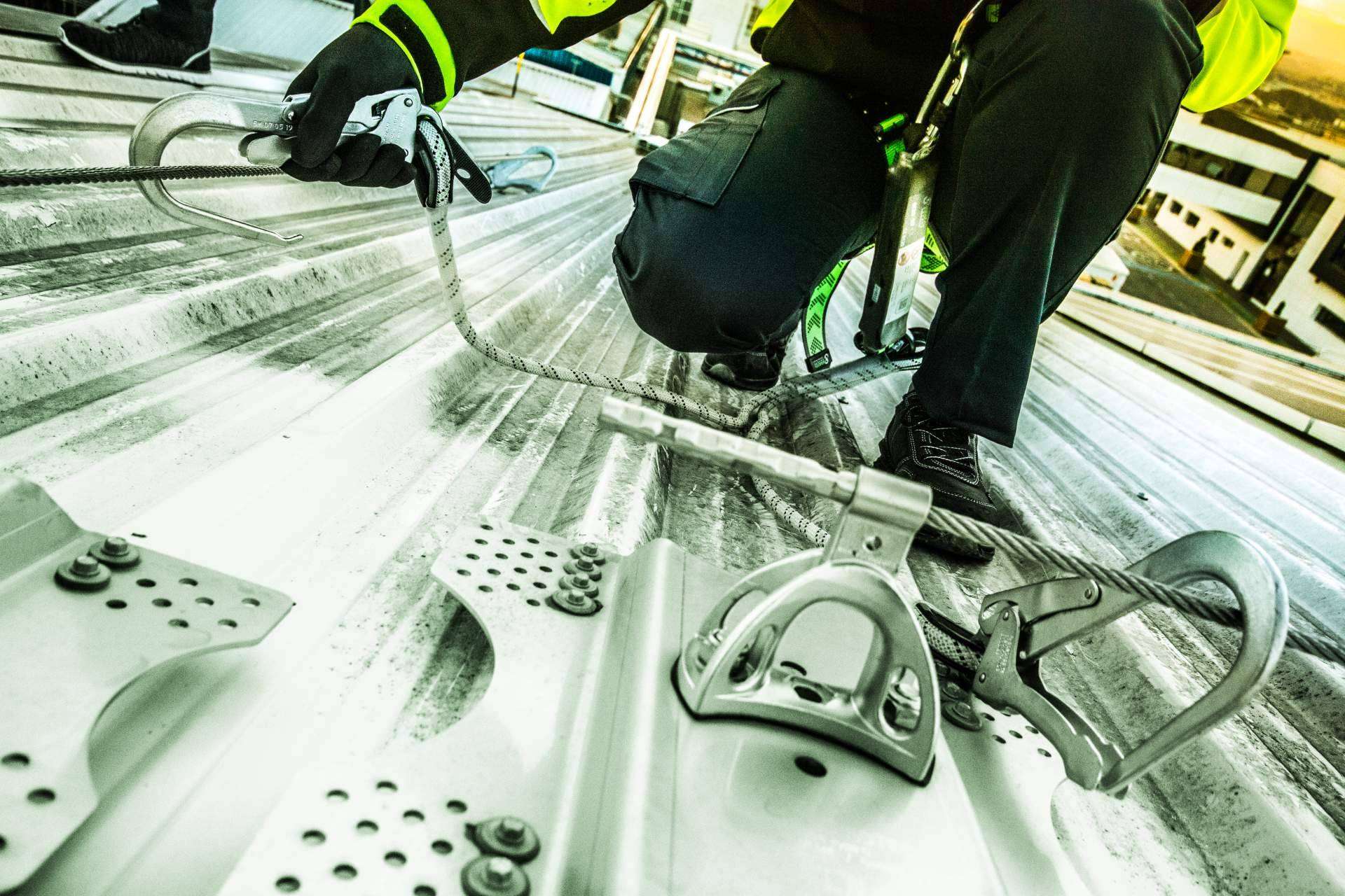 Los EPI's indispensables para realizar trabajos de altura, por WorkProtec
