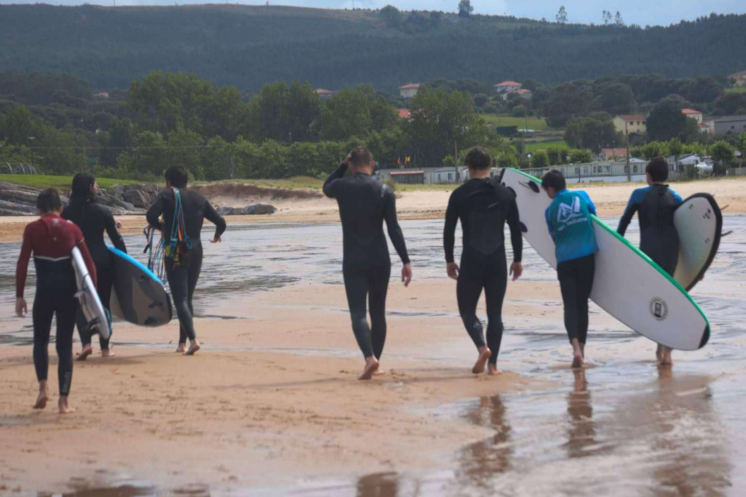 Un surfcamp único en Cantabria por su emplazamiento privilegiado para las vacaciones de verano