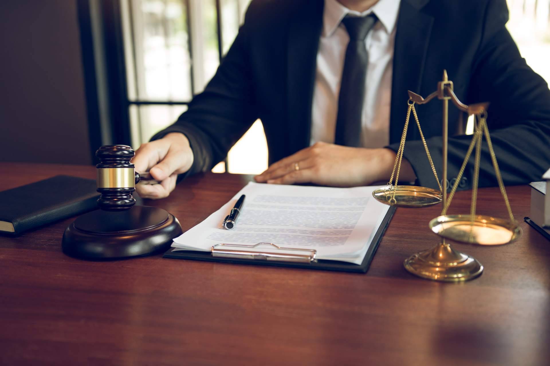 El despacho de abogados en Almería Enrique Romero brinda asistencia jurídica en Juzgados y Tribunales