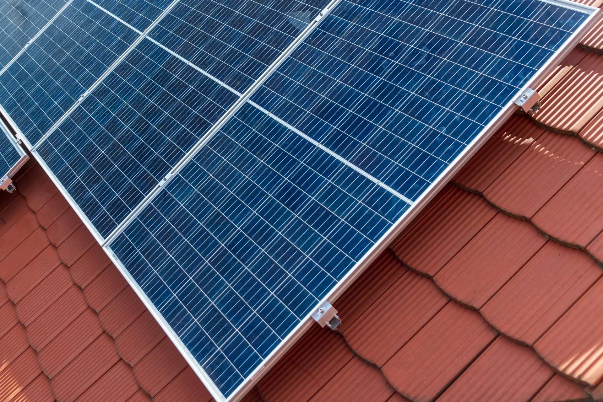¿Por qué son importantes las estructuras metálicas para placas solares?