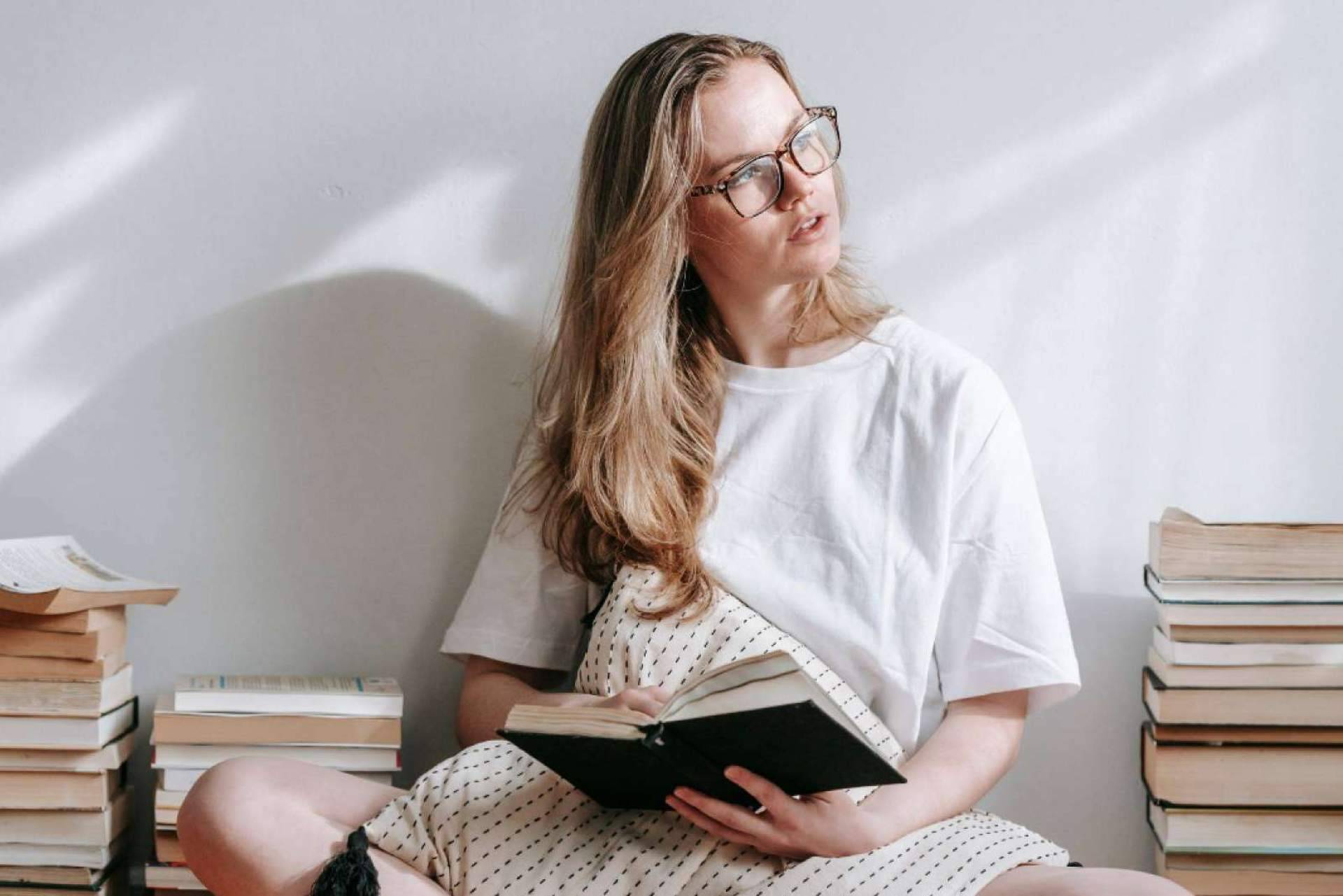 Qué es un club de lectura, según la Escuela Internacional Naturopatia