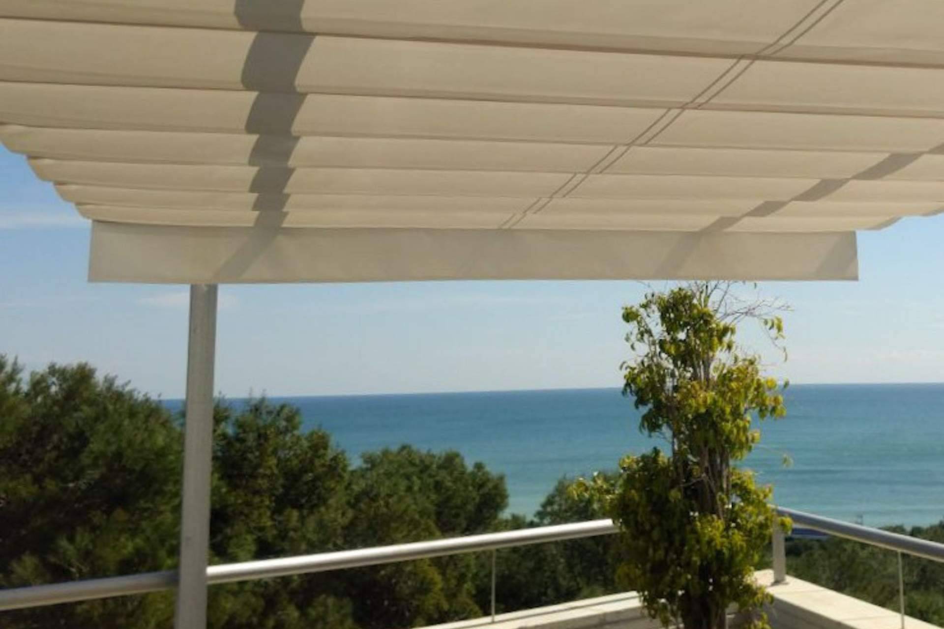 ¿Dónde encontrar toldo corredero, pérgolas y mosquiteras para el verano? Alustetic