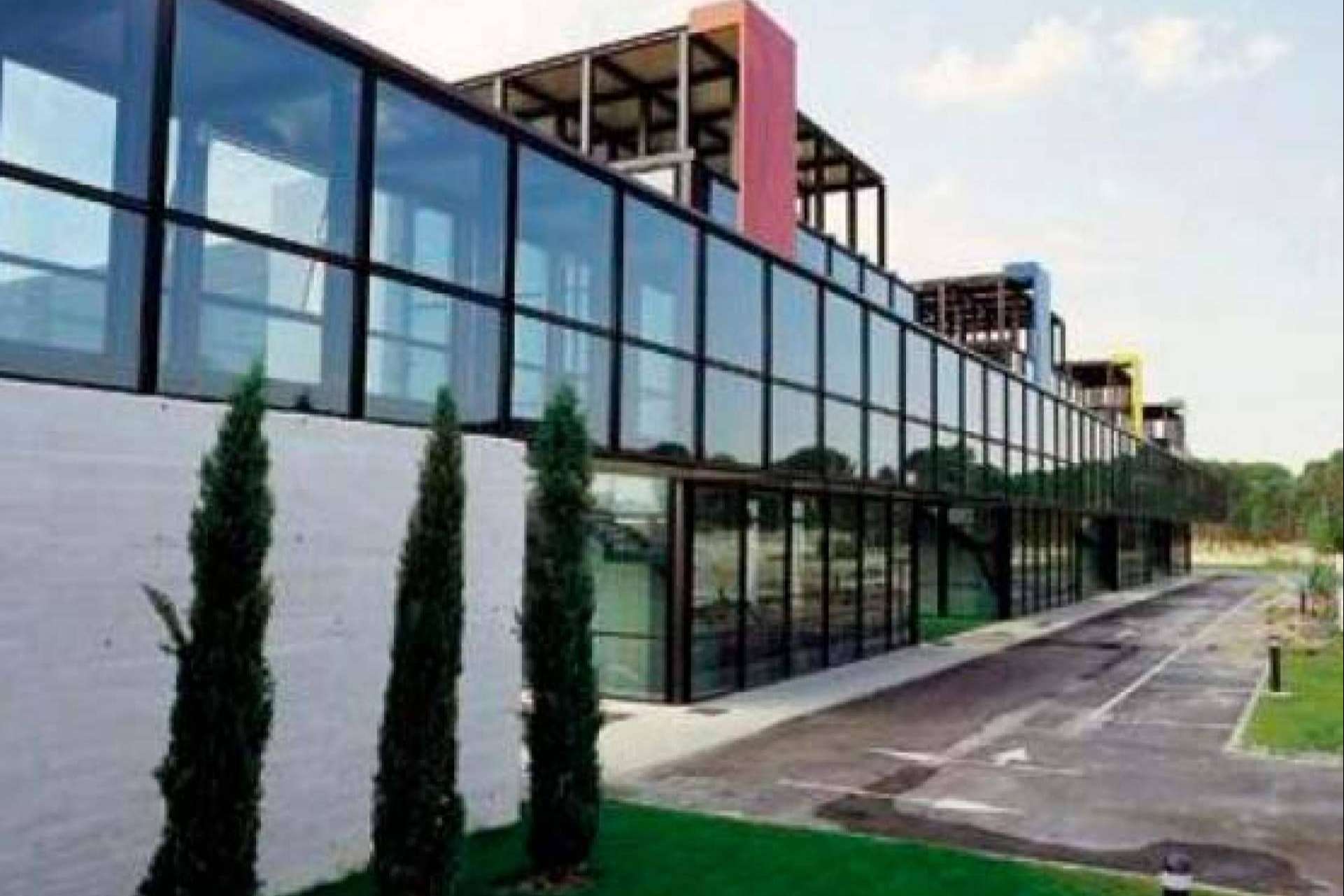 Valladolid, un lugar de inversión para los negocios por sus edificios, locales, parcelas y naves publicados en la web de subastas de Eactivos.com
