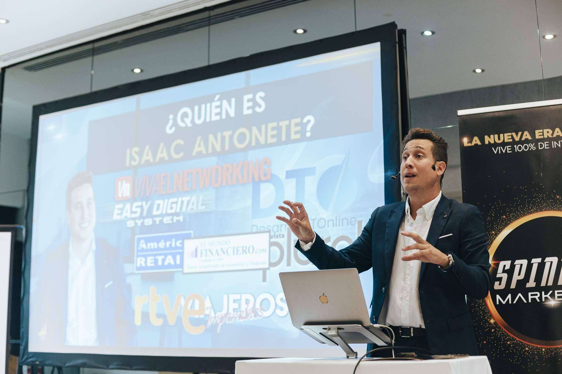 Digitalizar un negocio de forma rápida y económica mediante la creación de un software fácil de manejar con Easy Digital System