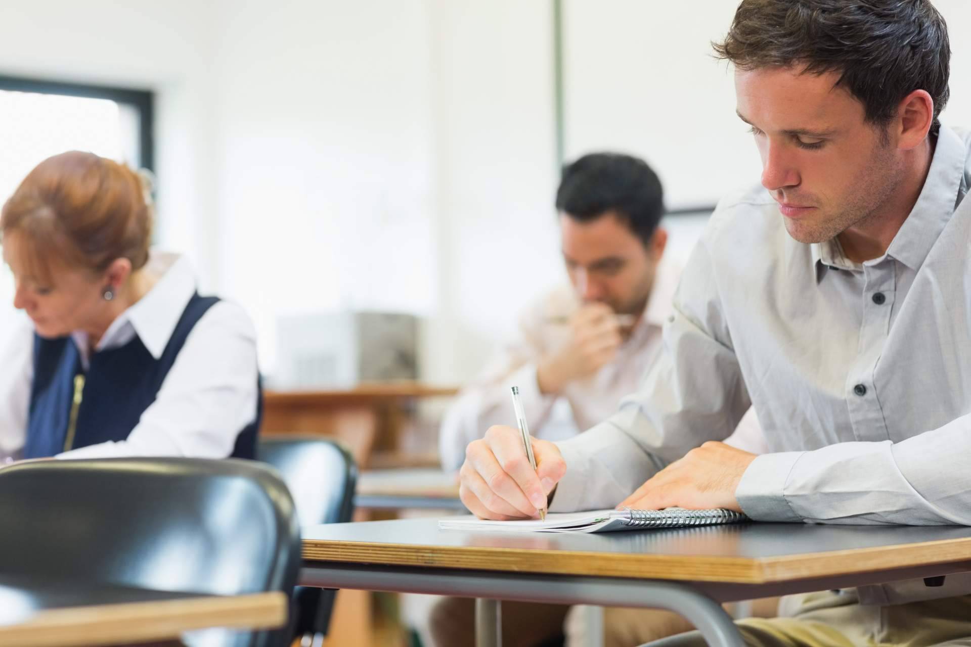 Convertirse en técnico o agente de Hacienda con estos cursos flash