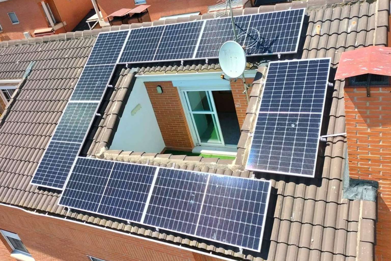 Las ventajas de la instalación de paneles solares en casas u oficinas