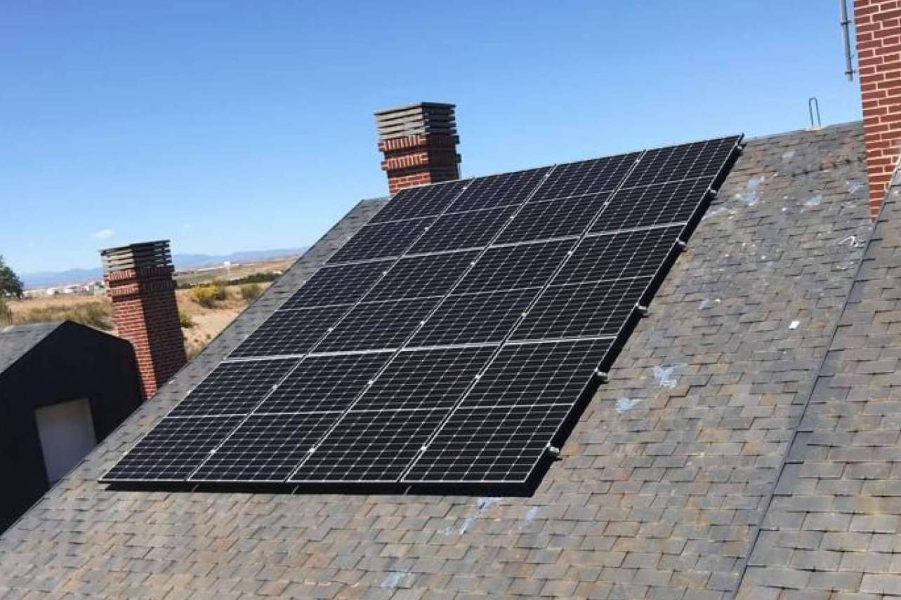 Reducir la contaminación en 100 toneladas de CO₂ con el uso paneles solares fotovoltaicos de la mano de Alma Solar