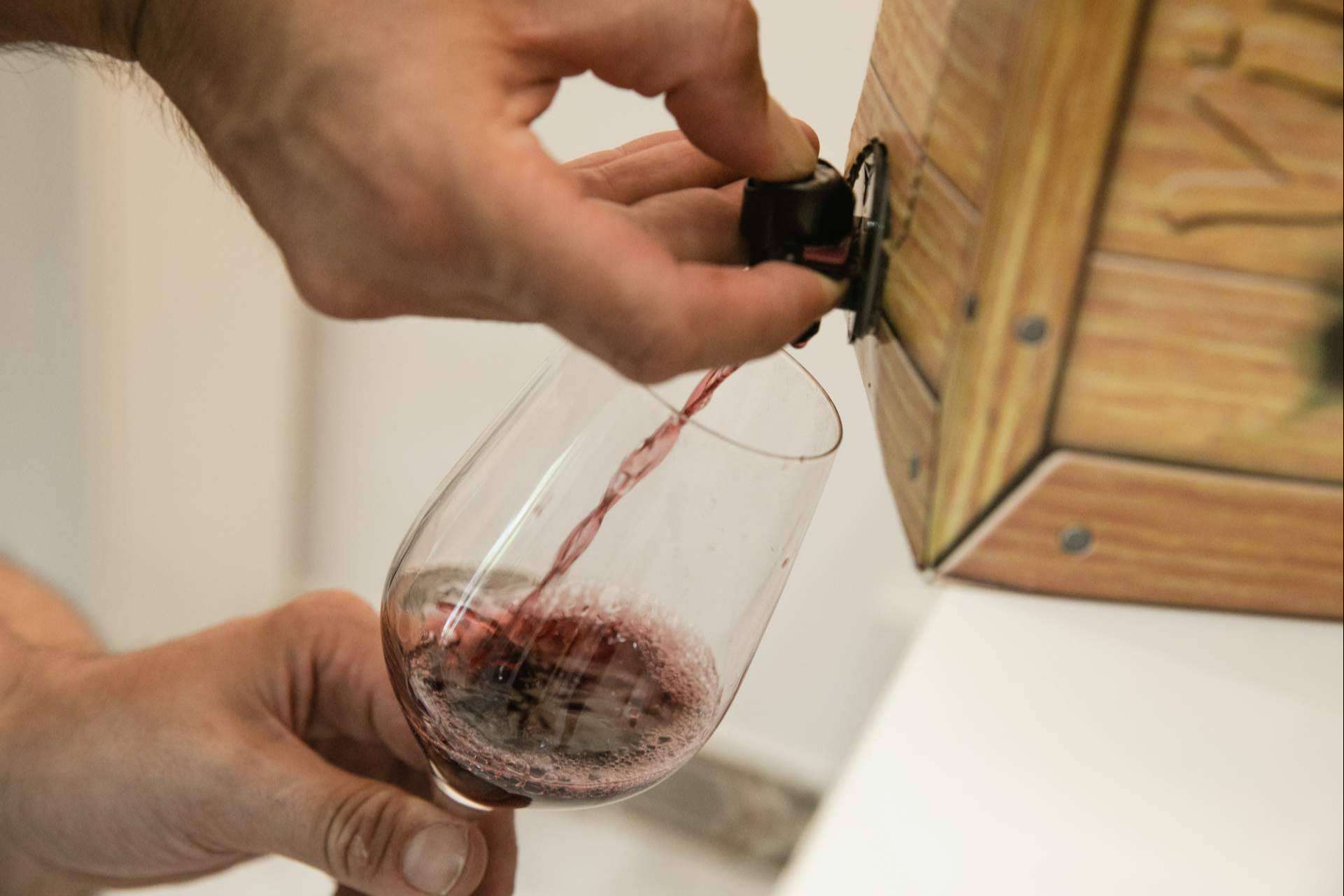 El servicio innovador del vino Bag in Box de Vinoenbox ofrece diversas ventajas