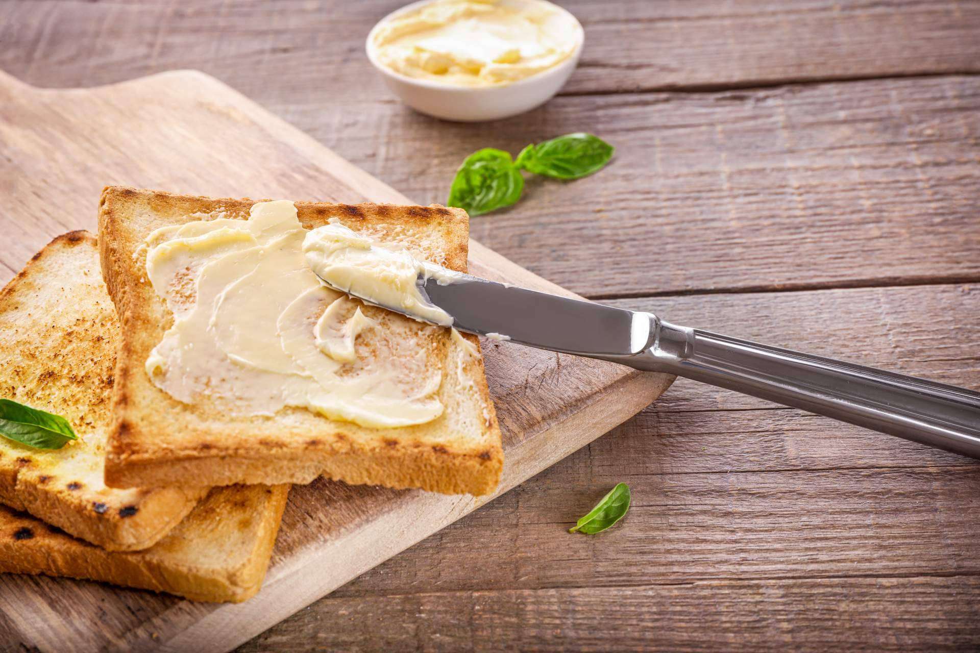 ¿Qué beneficios aportan las grasas saludables de la mantequilla?