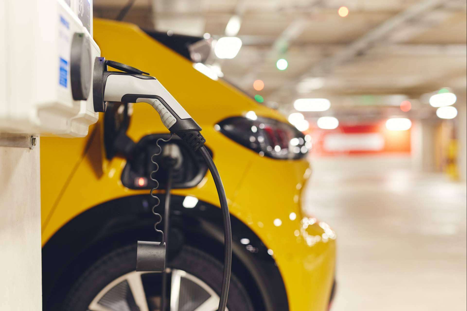 ¿Qué ventajas aporta la preinstalación comunitaria de puntos de recarga para vehículos eléctricos?