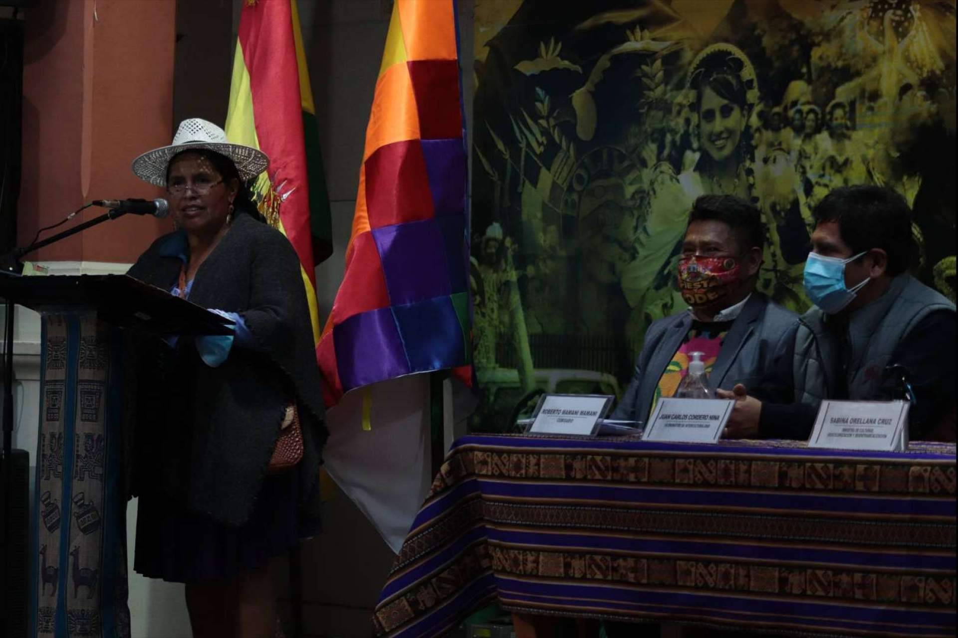 Warmichacha de Bolivia con el pintor y escultor Guto Ajayu como integrante en la bienal de Venecia 2022