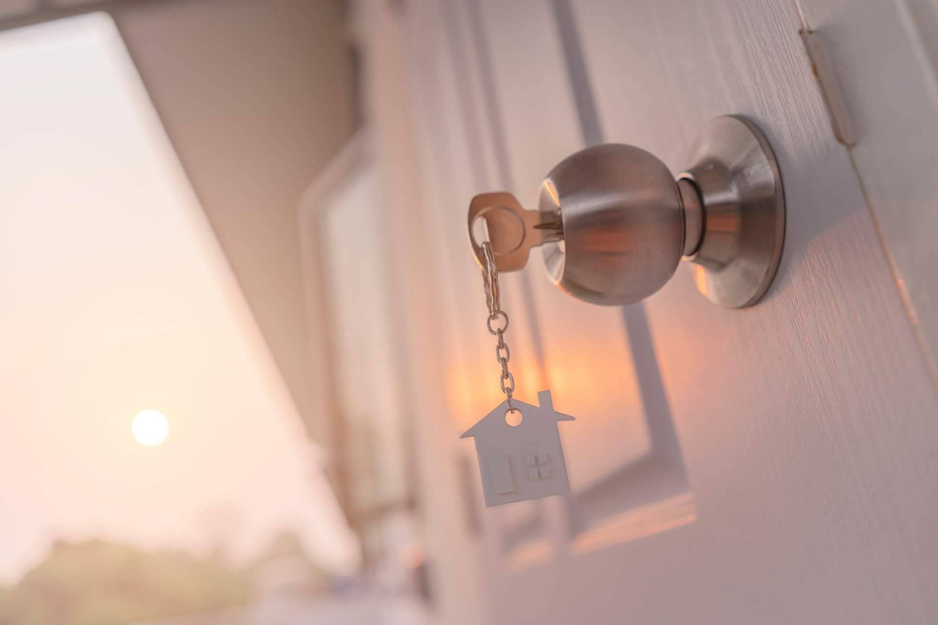 La Casa Agency El Clot explica los pros y los contras sobre la compra de una vivienda a un particular