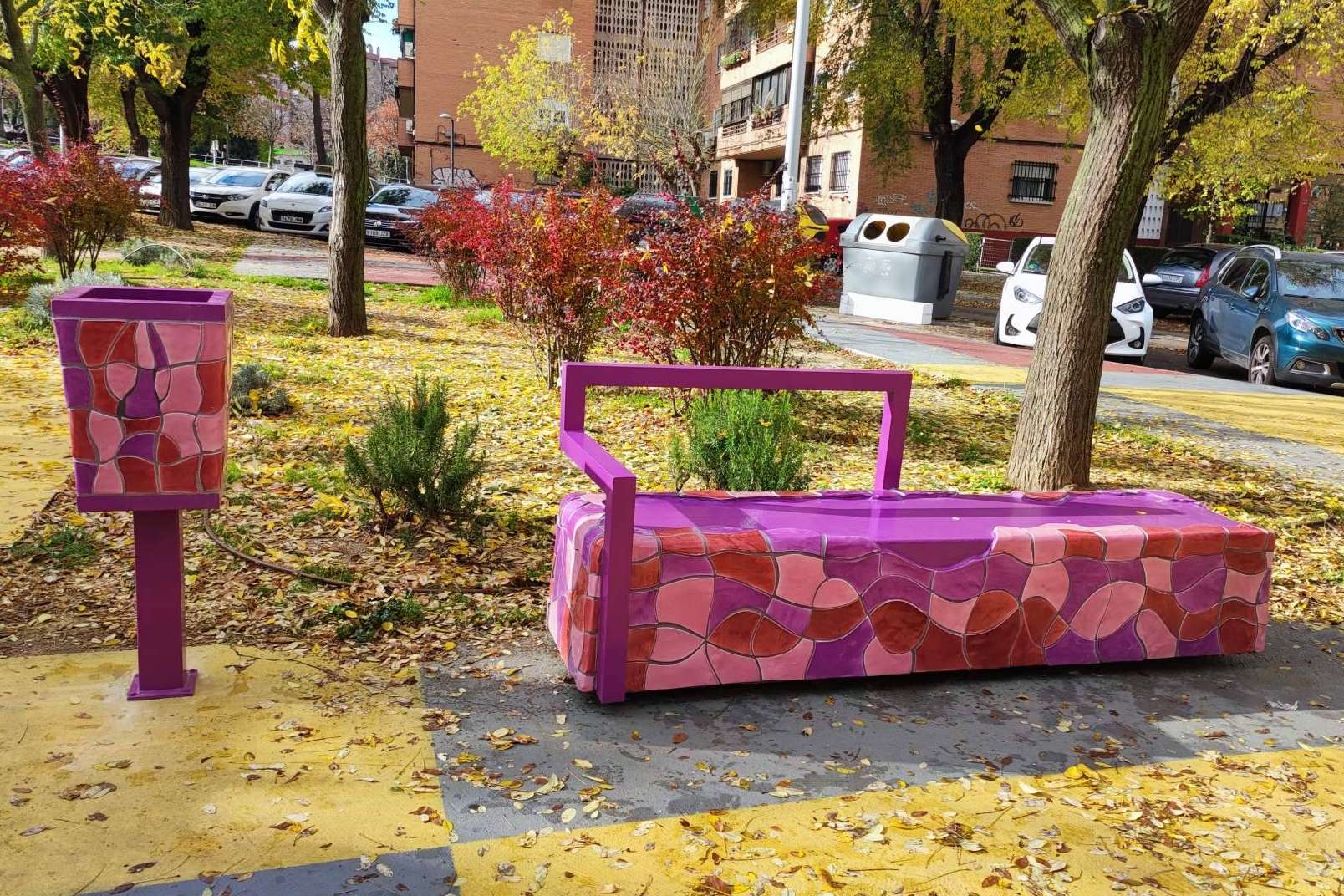 Color, diseño y elegancia, las tres palabras que mejor describen el trabajo de la firma MobuArtex en los espacios urbanos