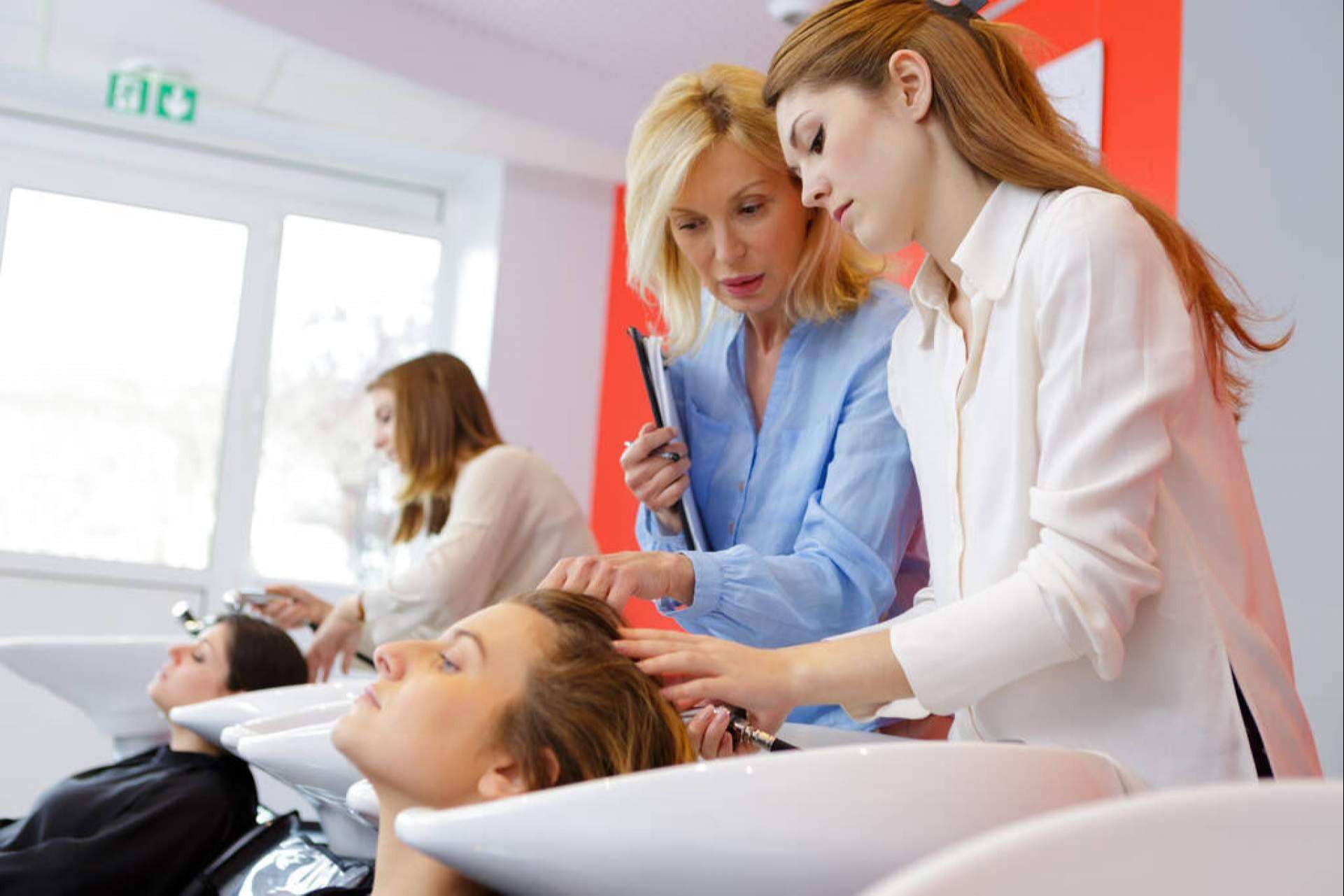 Formación para profesionales de peluquería de la marca Elgon, con el proveedor Hair Shop