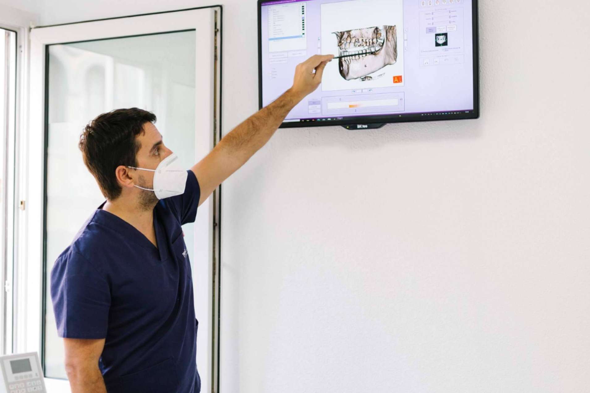 ¿Qué son los implantes dentales y para qué sirven?, por Prodental Santa Cruz