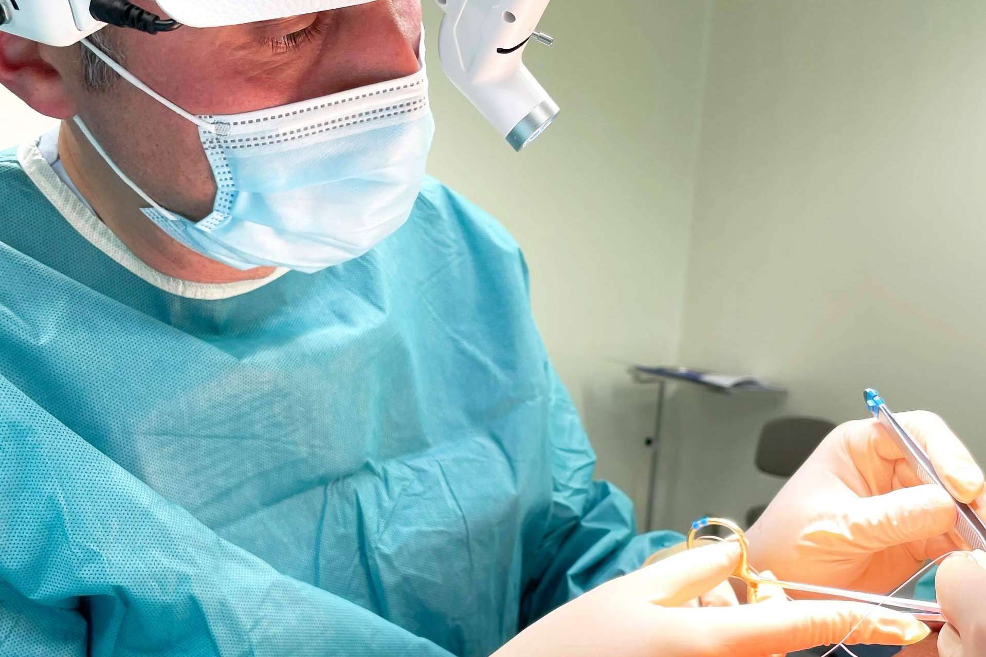 Reconstrucción mamaria para pacientes de cáncer de mama, con el Doctor Álvarez