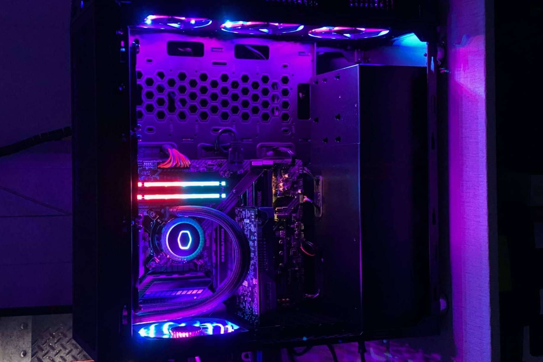 Configurador de PC gaming de la mano de Opirata