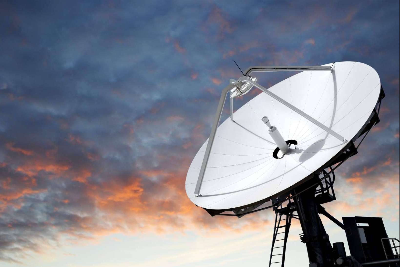 Instalación y reparación de antenas parabólicas, con el equipo de profesionales de Antenistas Valencia